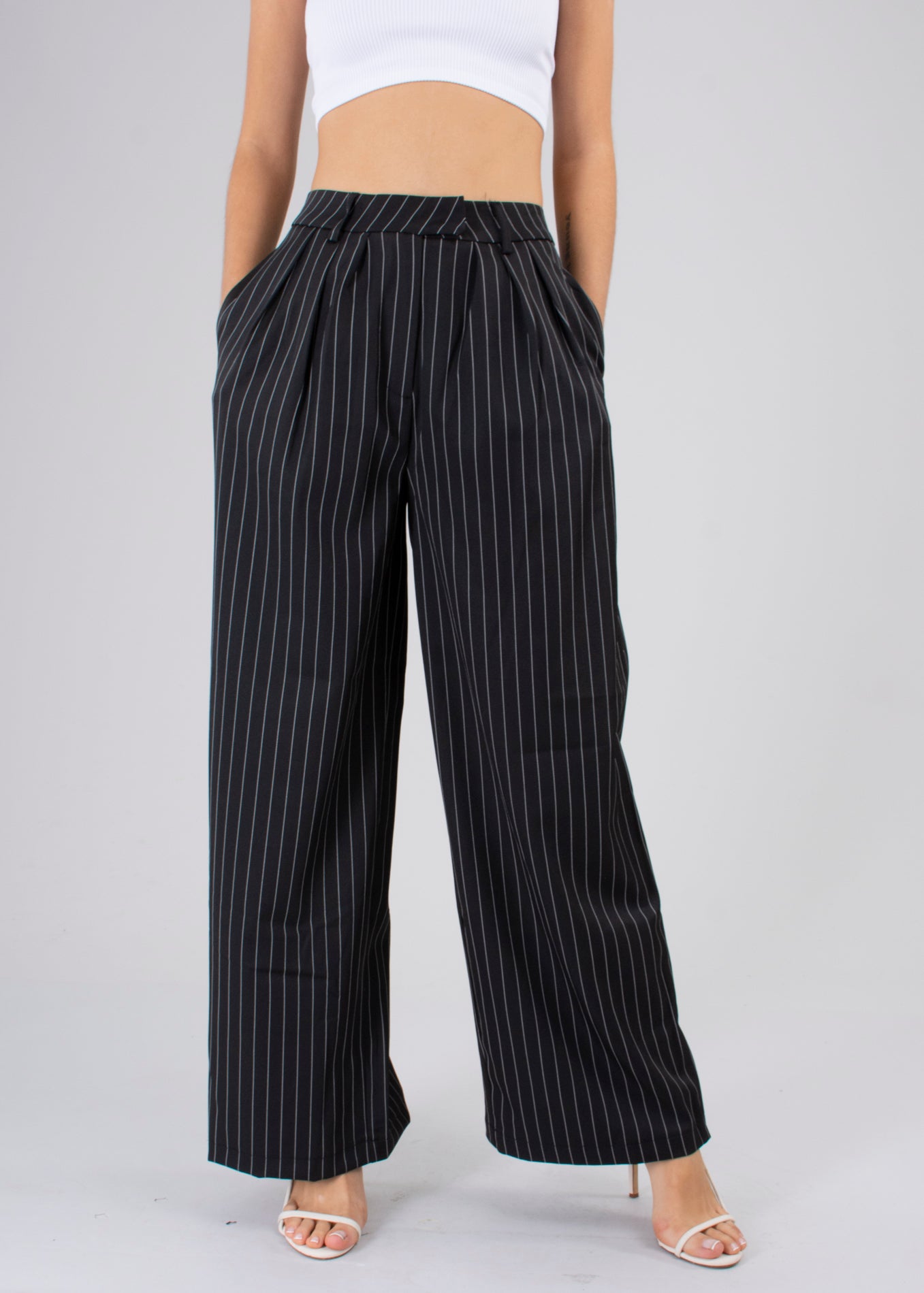 Pantalón wide leg cintura alta pinzas NEGRO