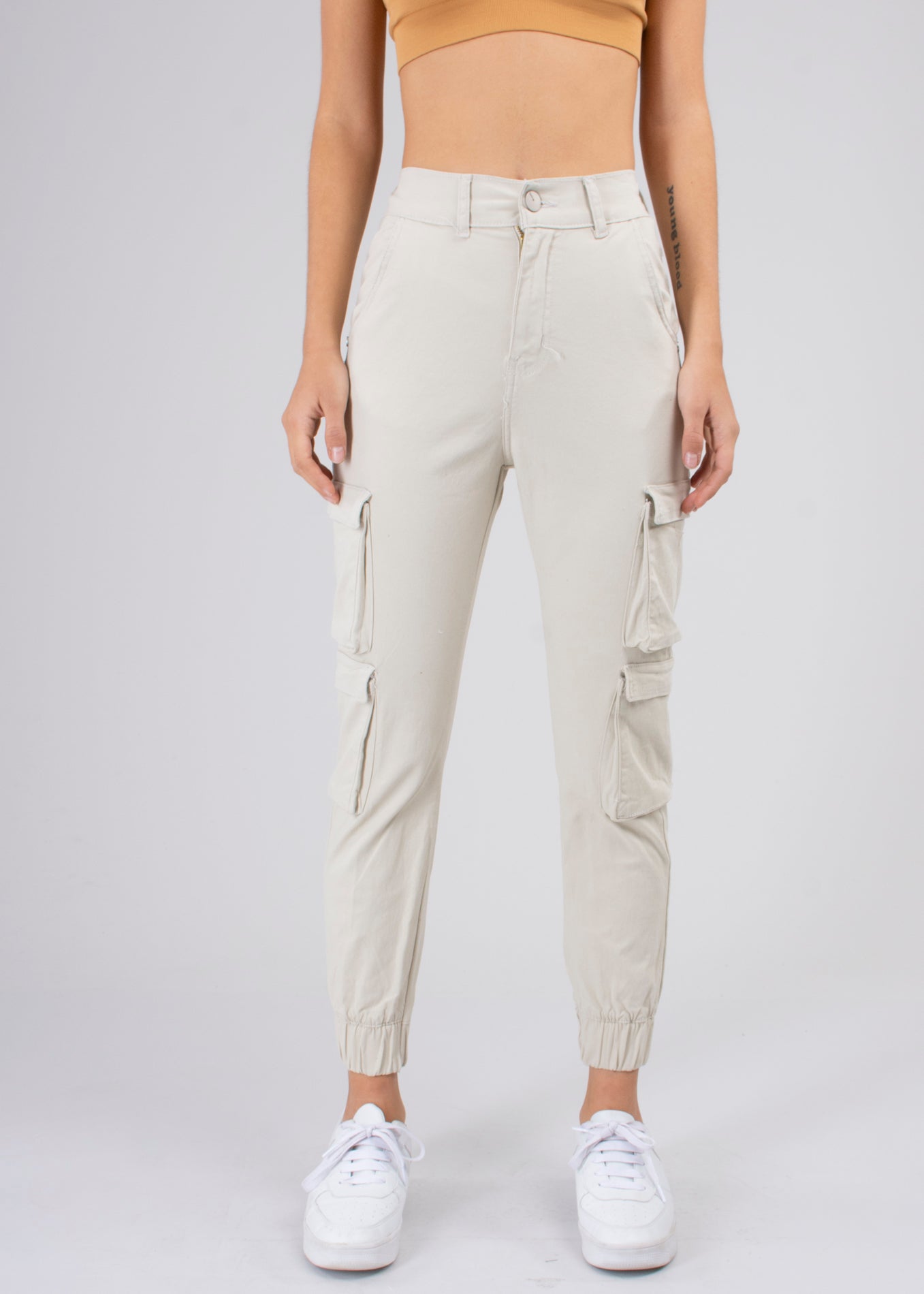 Jeans cargo cintura alta cuatro bolsas