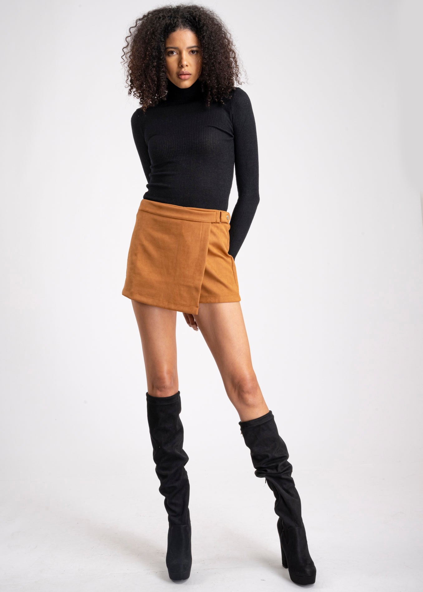 Falda Short Liso Pretina CAMELLO