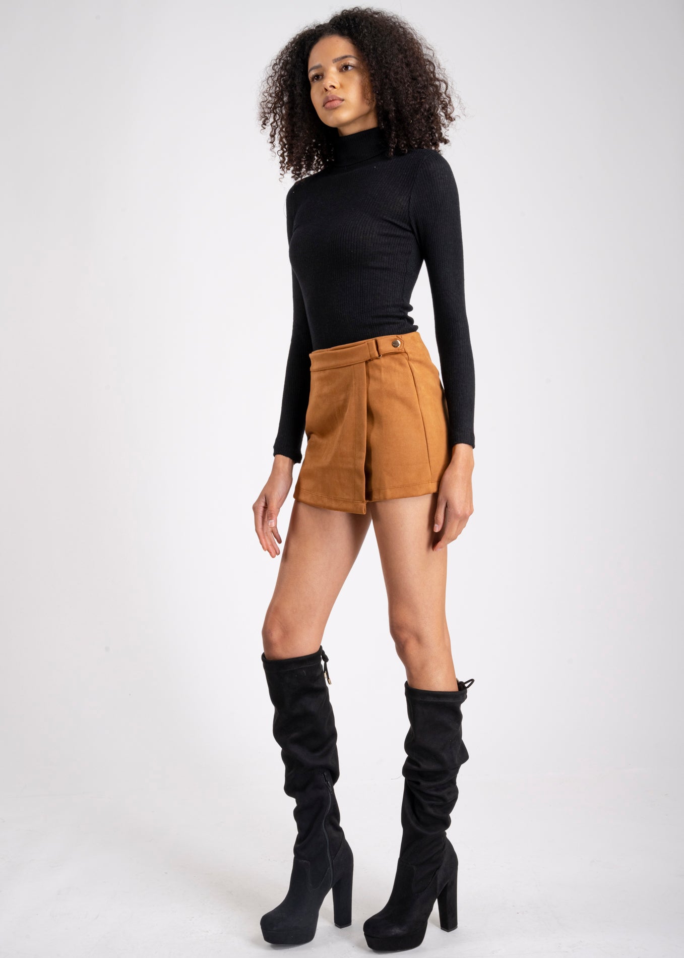 Falda Short Liso Pretina CAMELLO