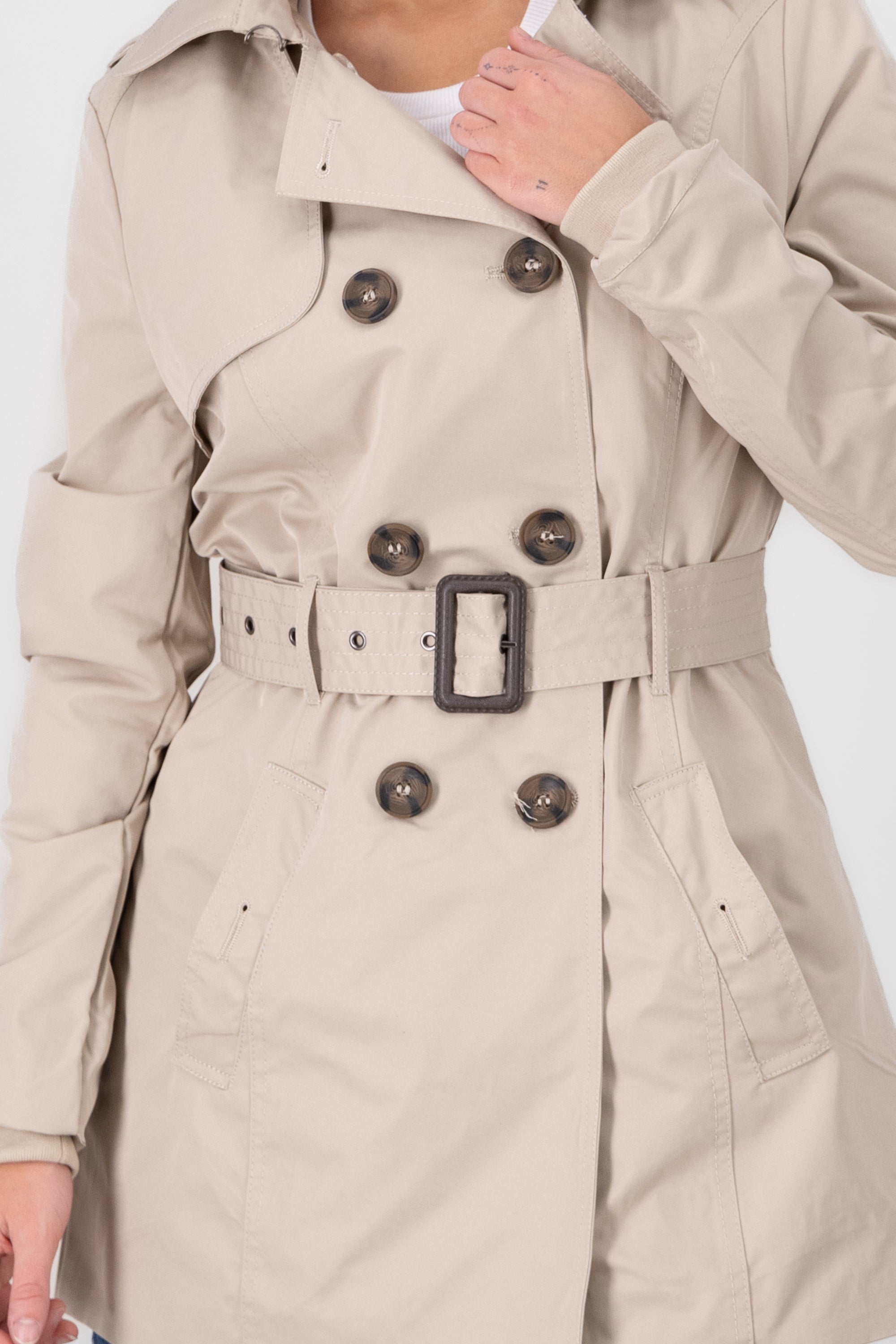 Gabardina ajustada capucha