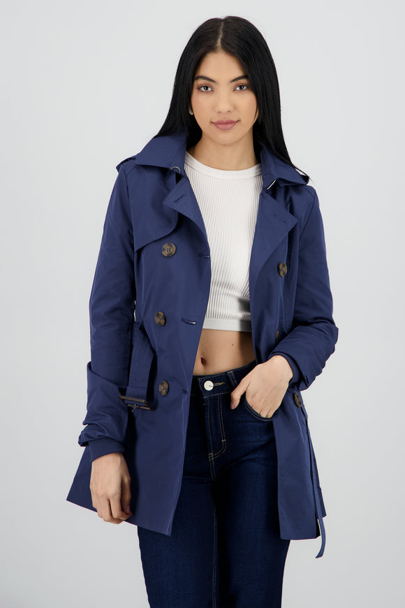 Gabardina ajustada capucha