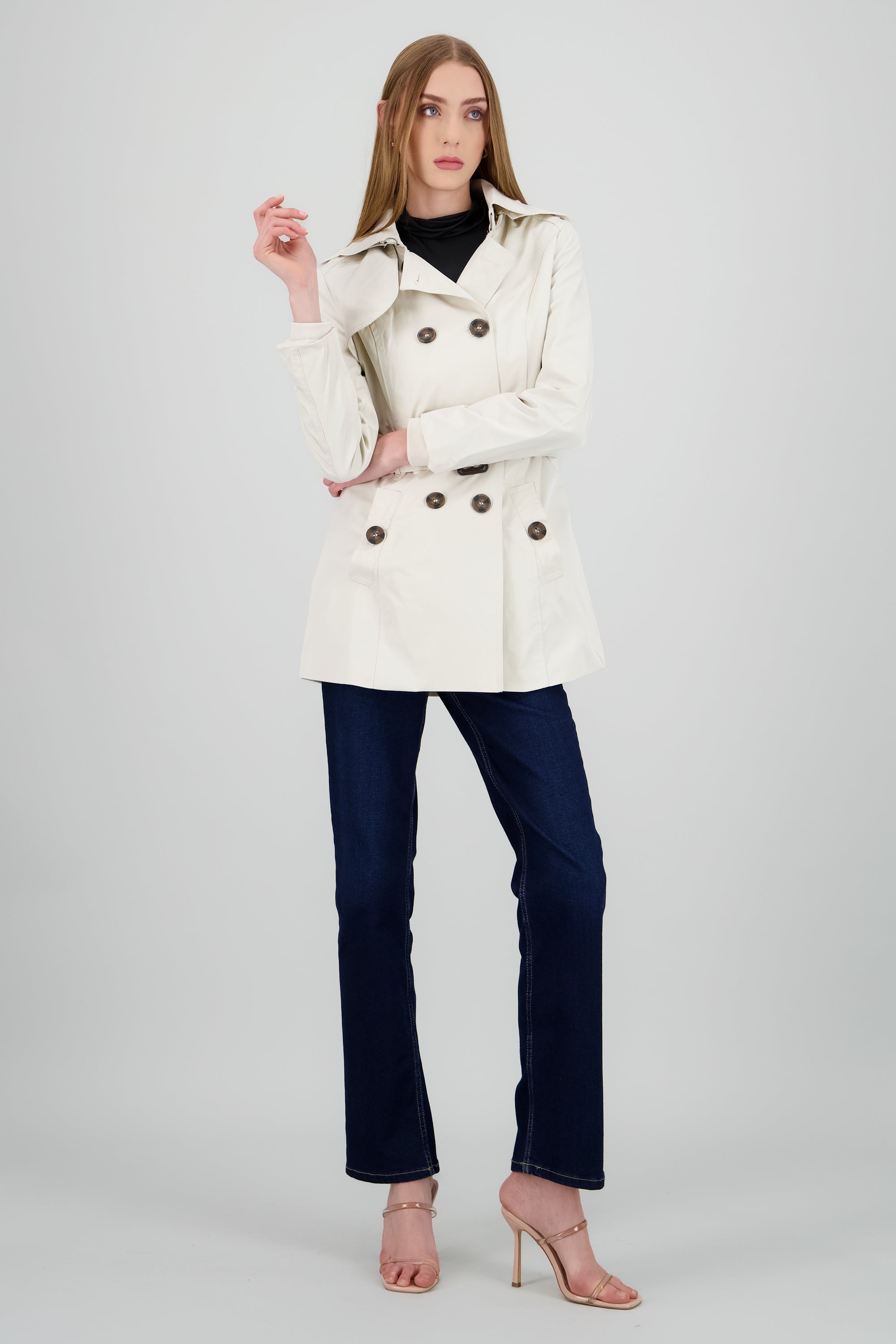 Gabardina ajustada capucha CREMA