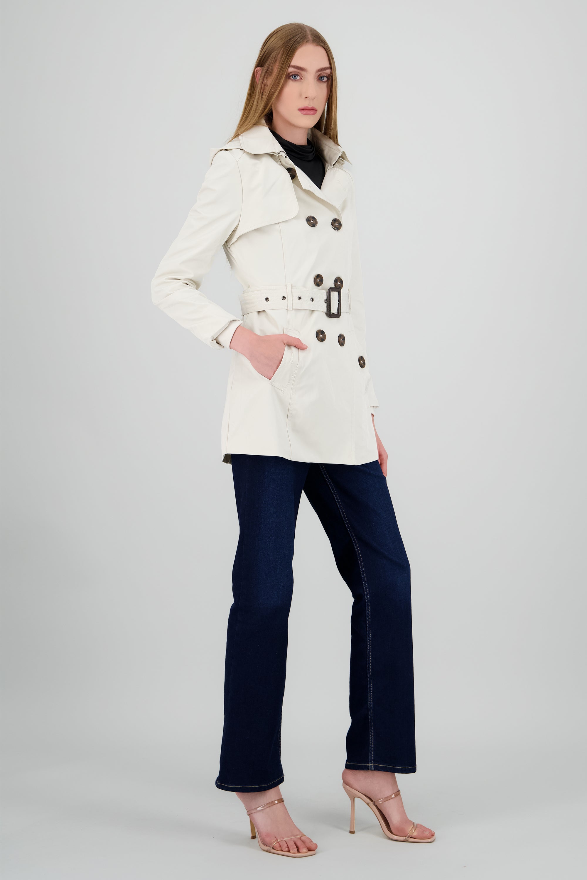 Gabardina ajustada capucha CREMA