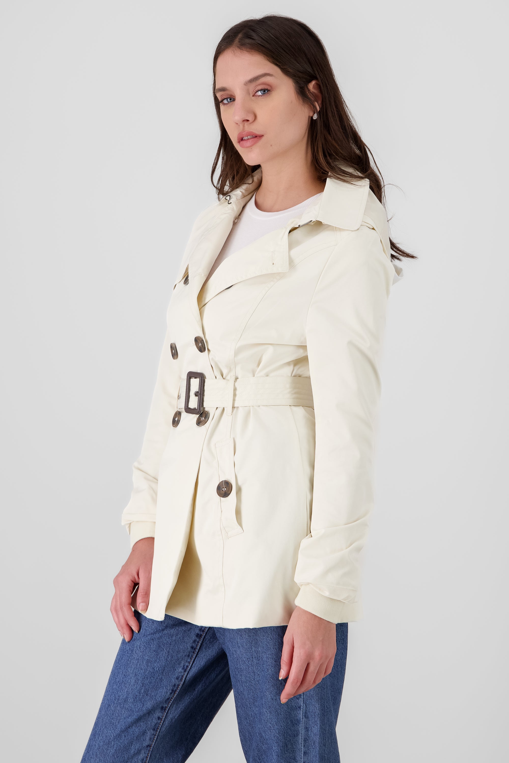 Gabardina ajustada capucha