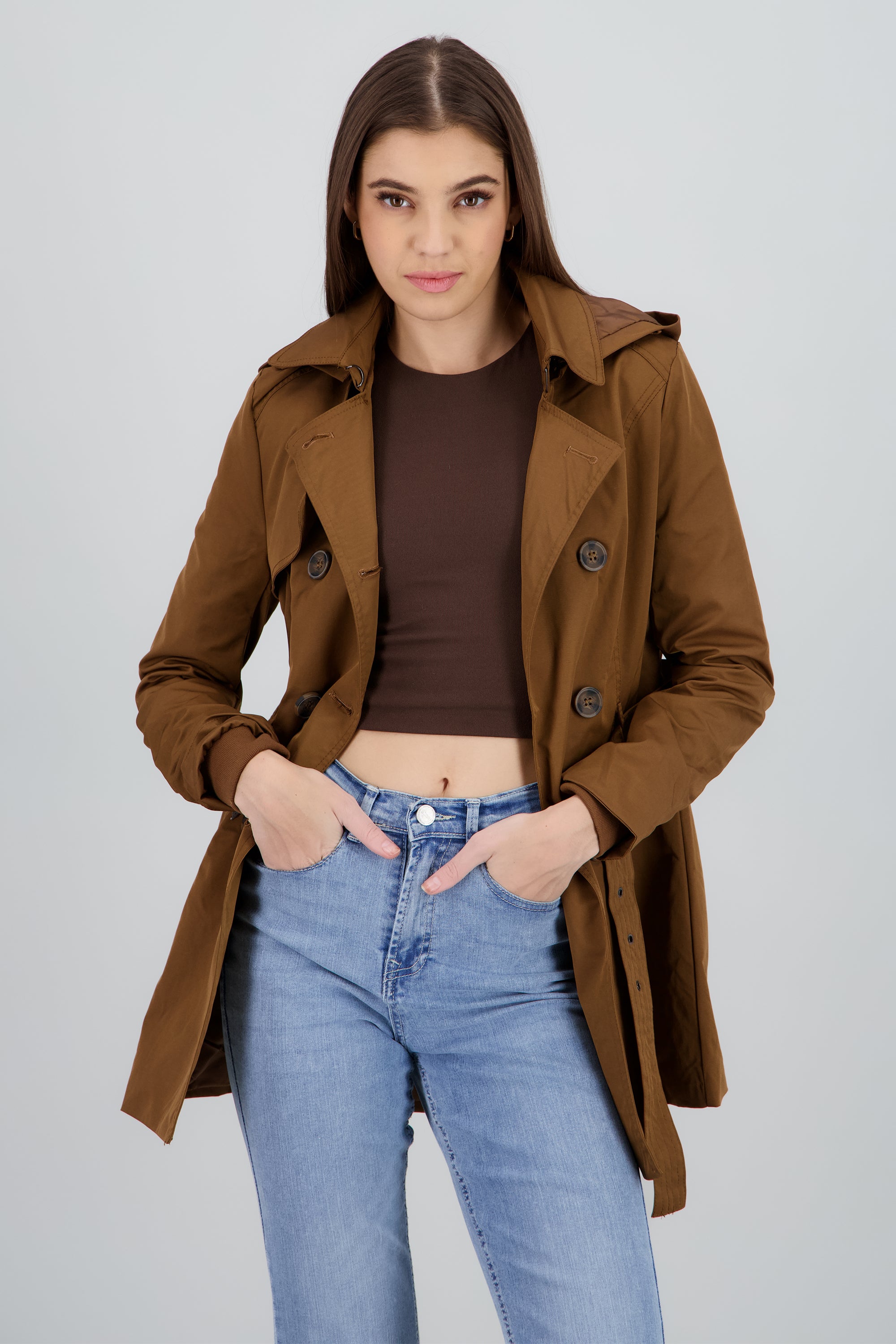 Gabardina ajustada capucha CHOCOLATE