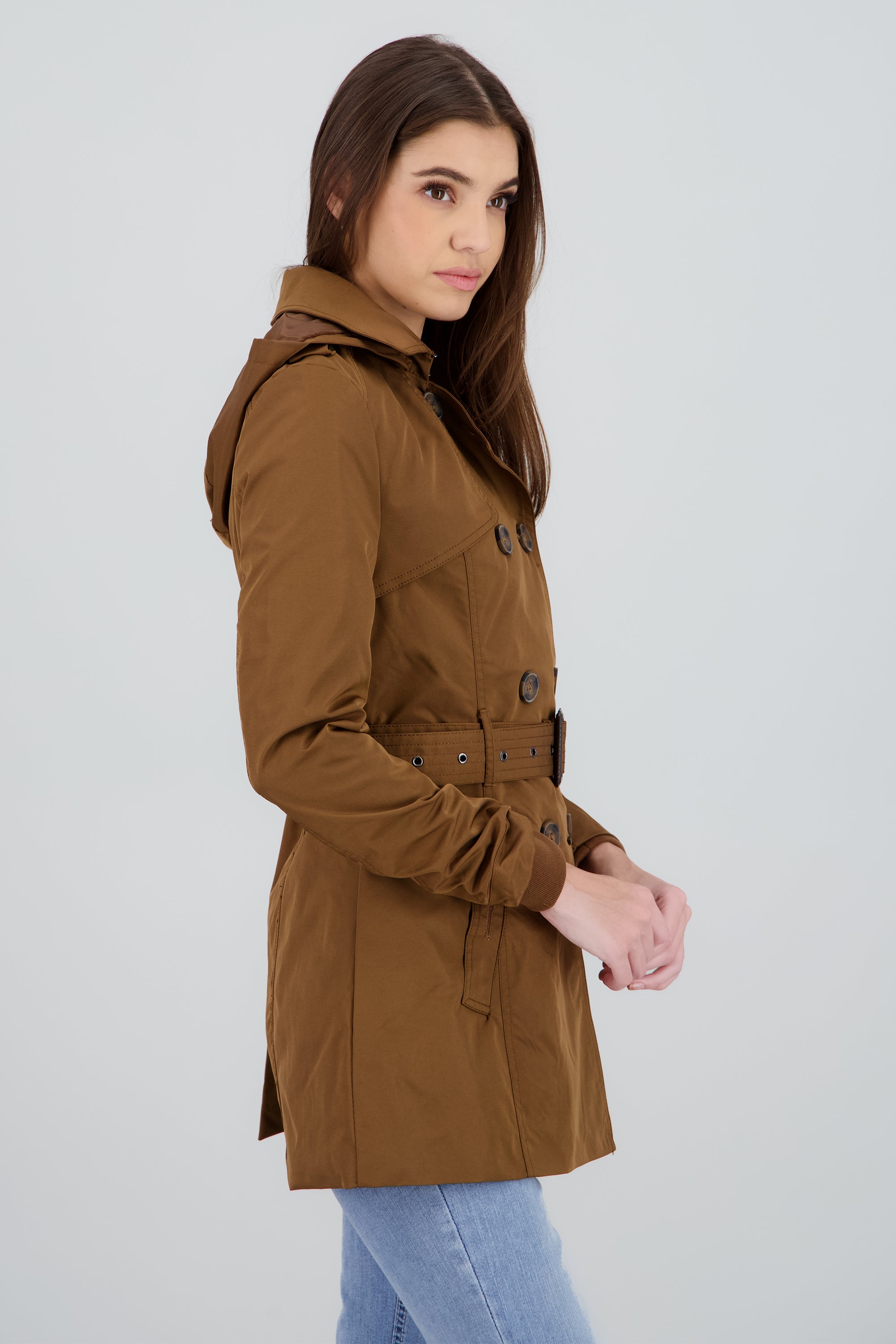 Gabardina ajustada capucha CHOCOLATE