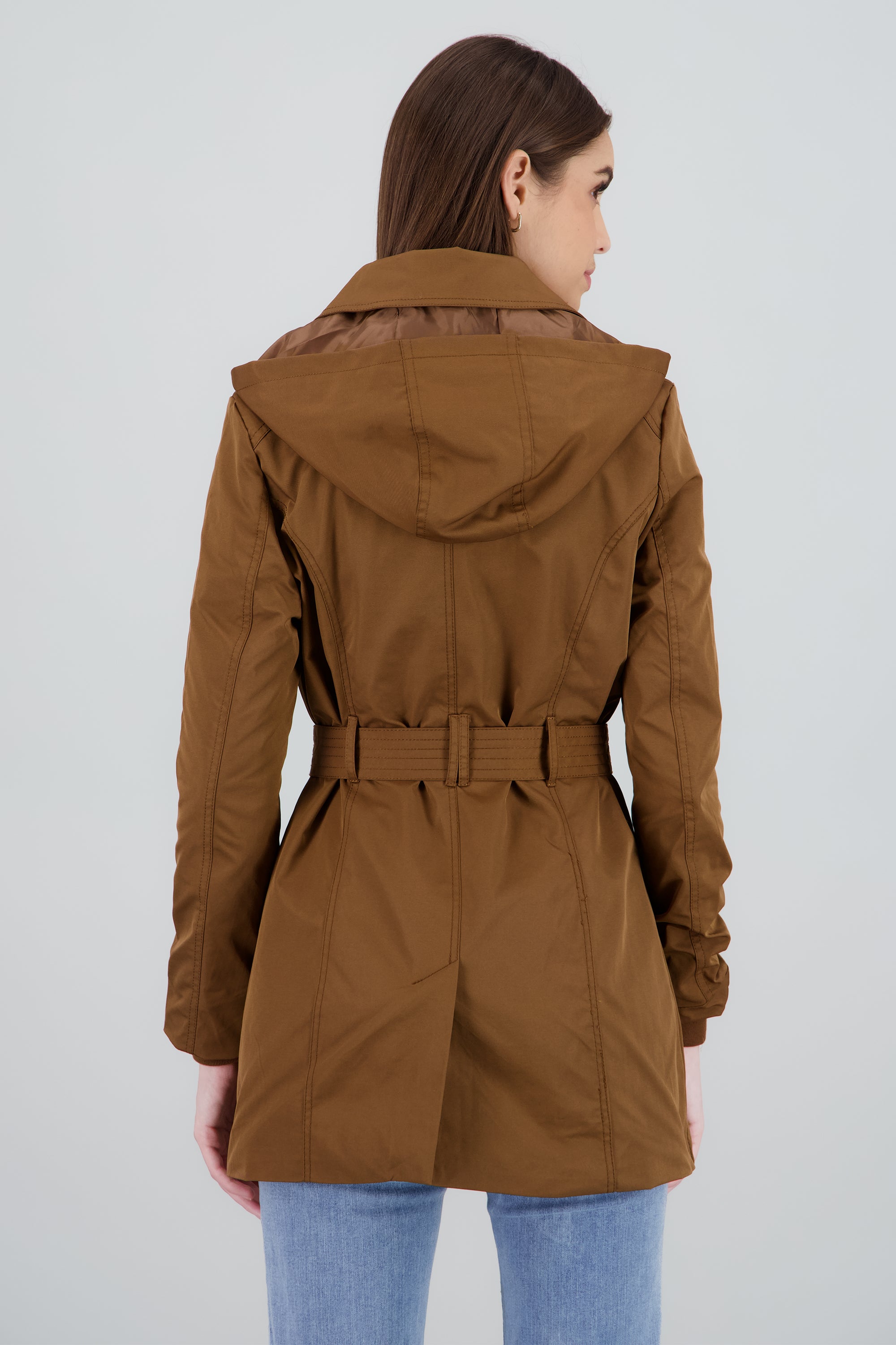 Gabardina ajustada capucha CHOCOLATE