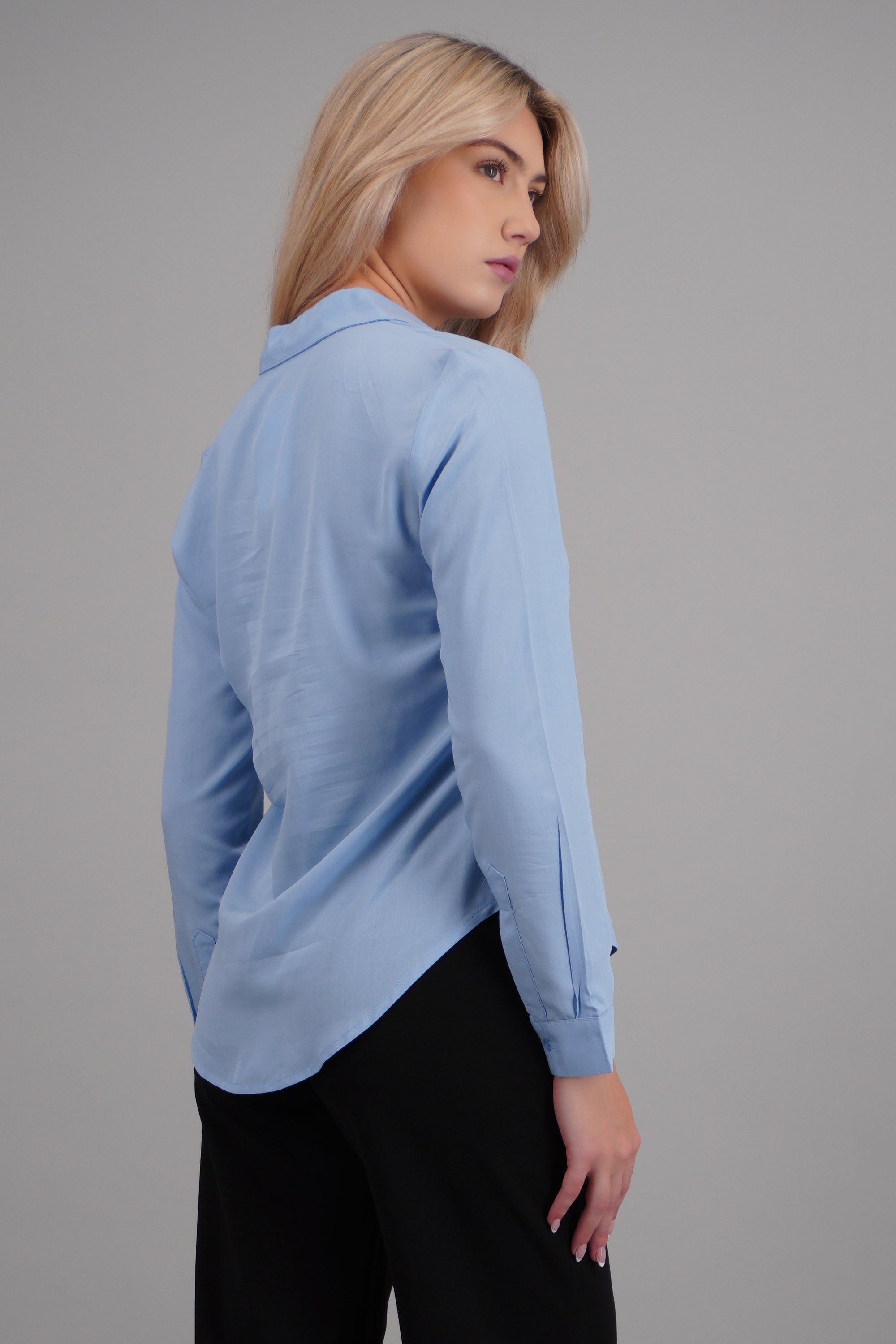 CAMISA M/L BOTONES AZUL PASTEL