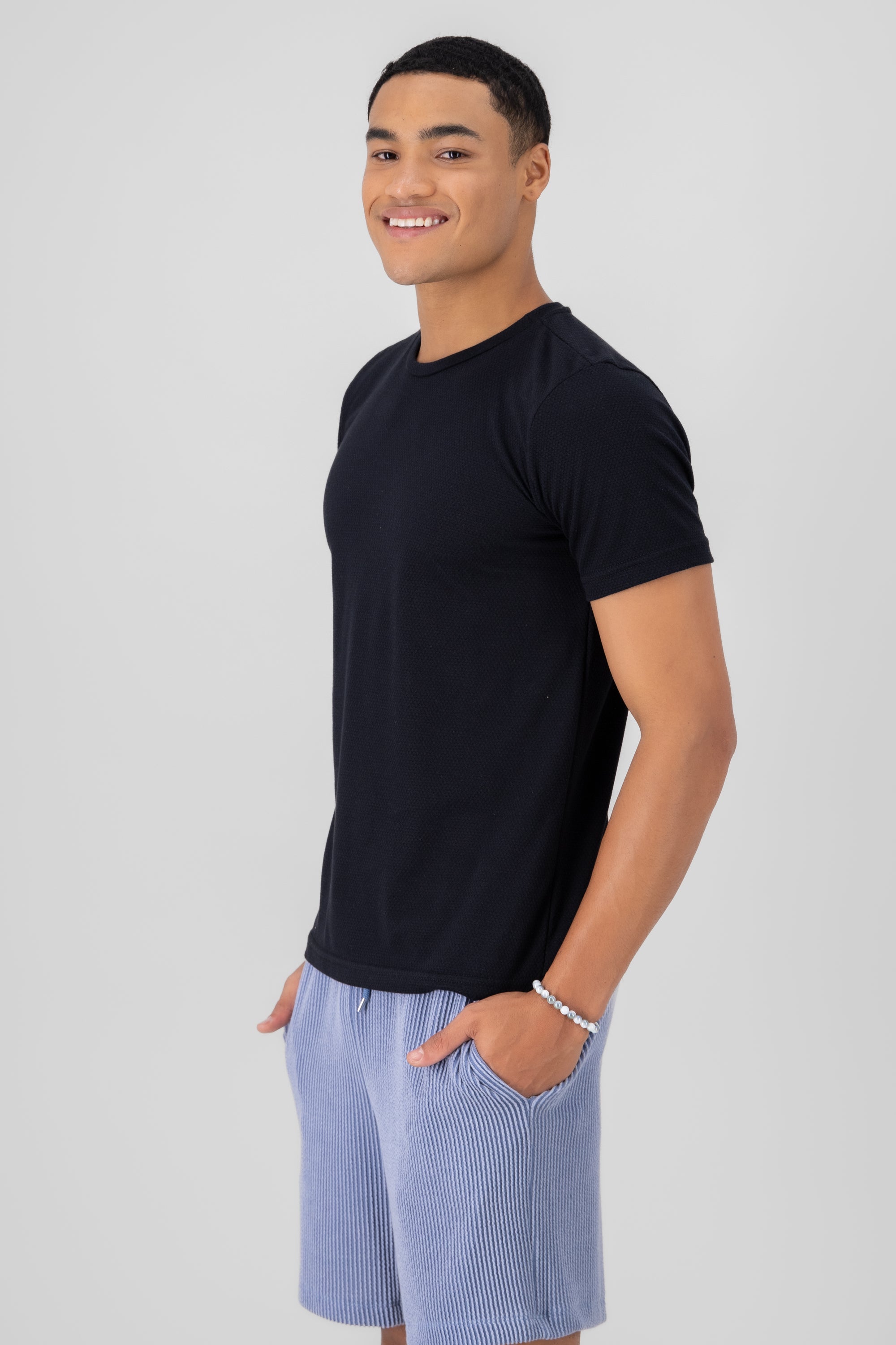 Playera cuello redondo textura waffle NEGRO