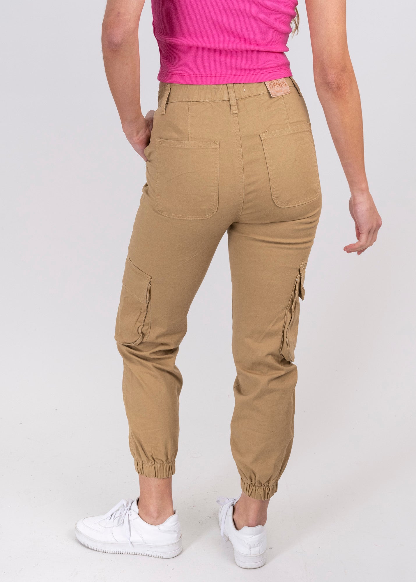 Jeans Cargo Cintura Alta Dos Bolsas KHAKI