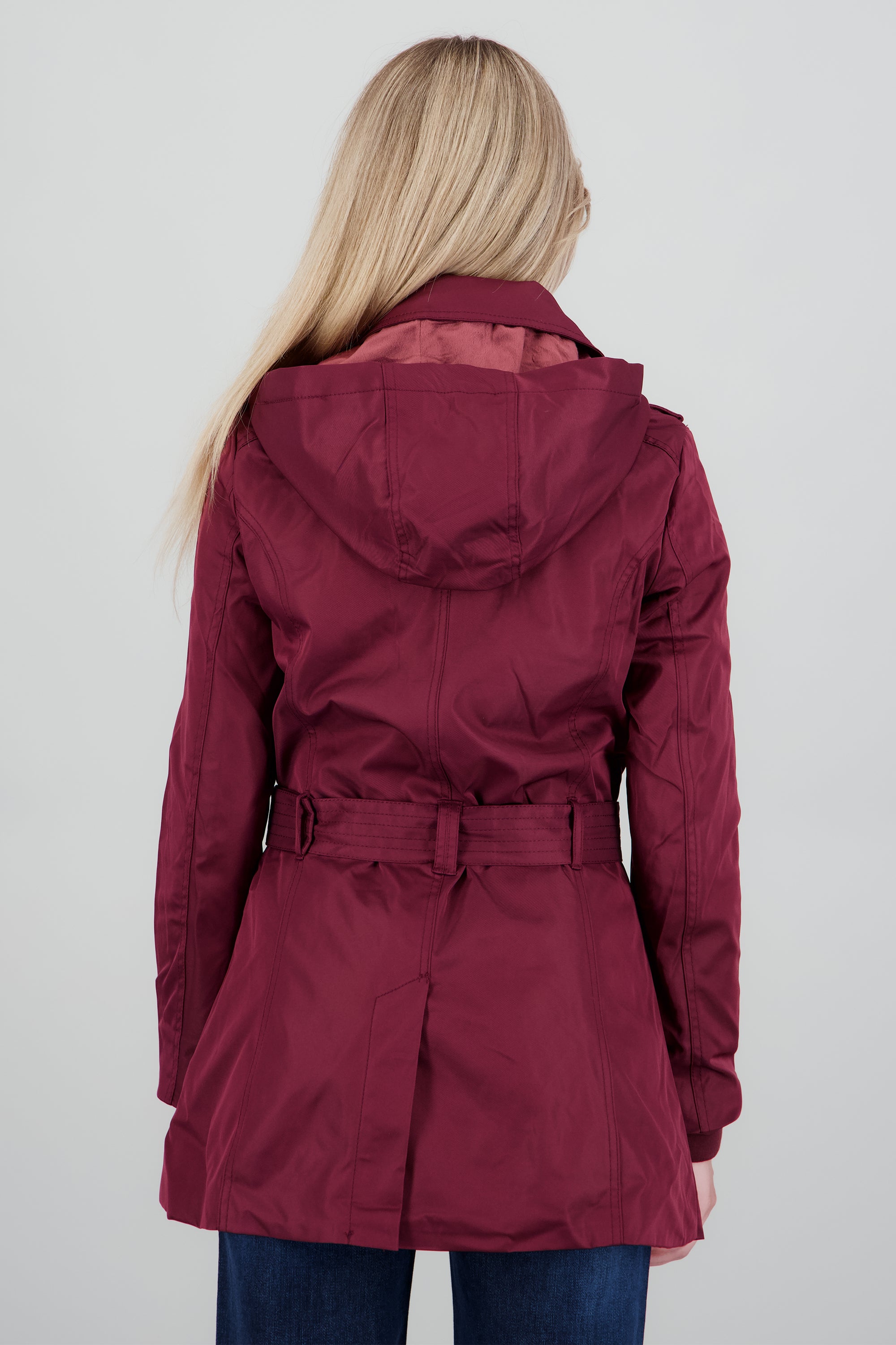 Gabardina corta cinturón botones CIRUELA