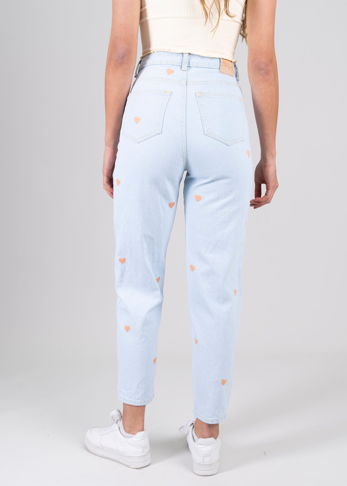 Jeans mom corazones LIGHT WASH