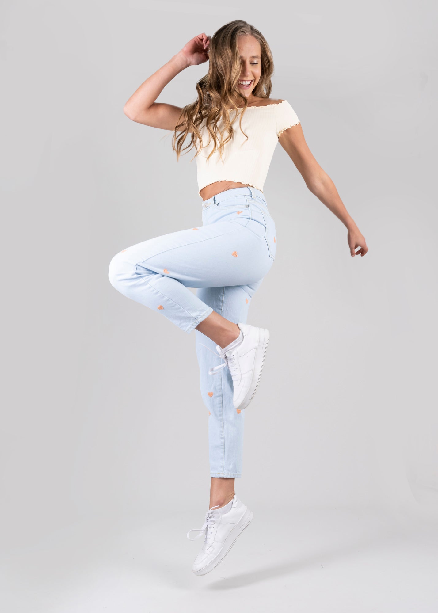 Jeans mom corazones LIGHT WASH