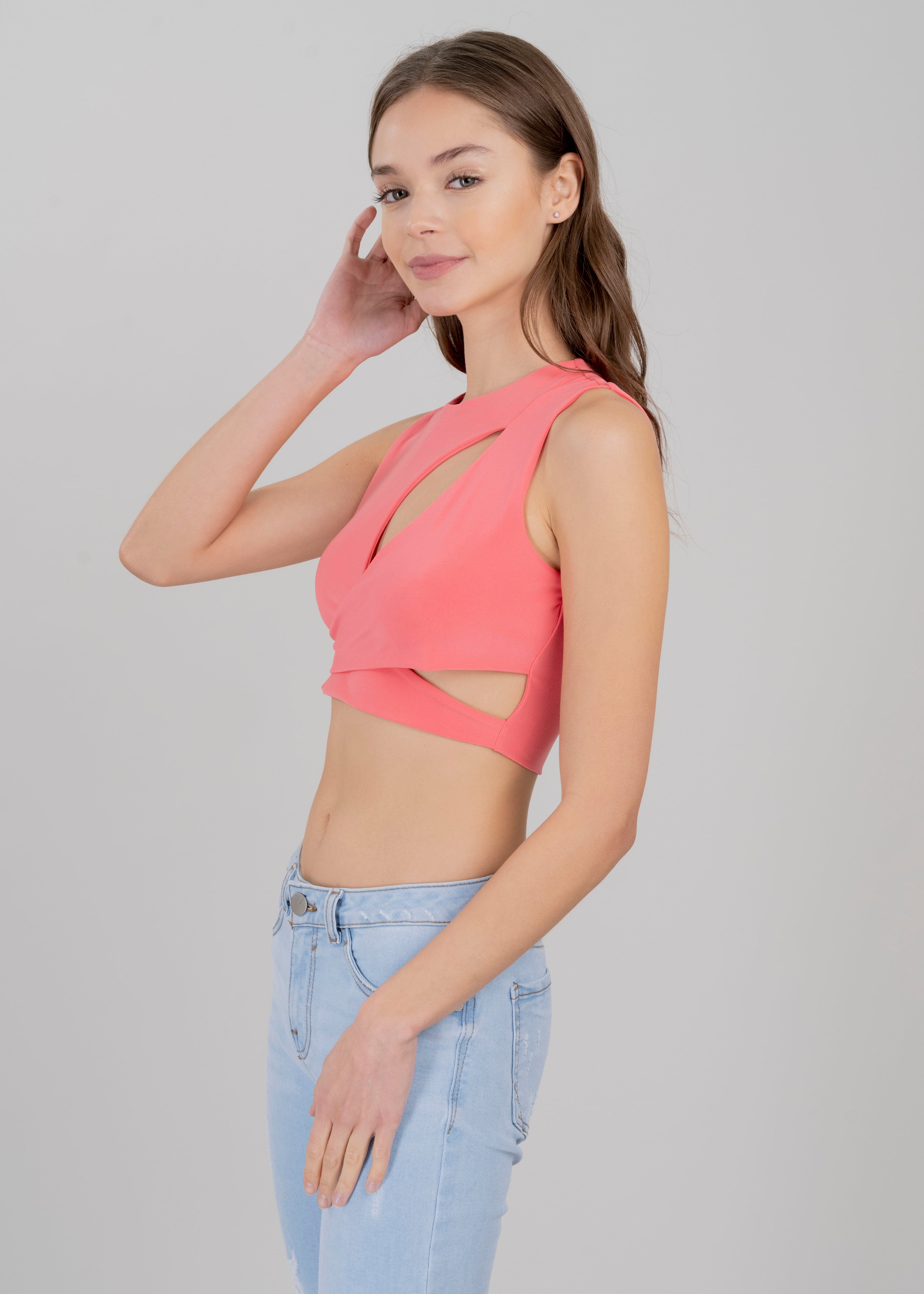 Top crop asimétrico cut out ROSA