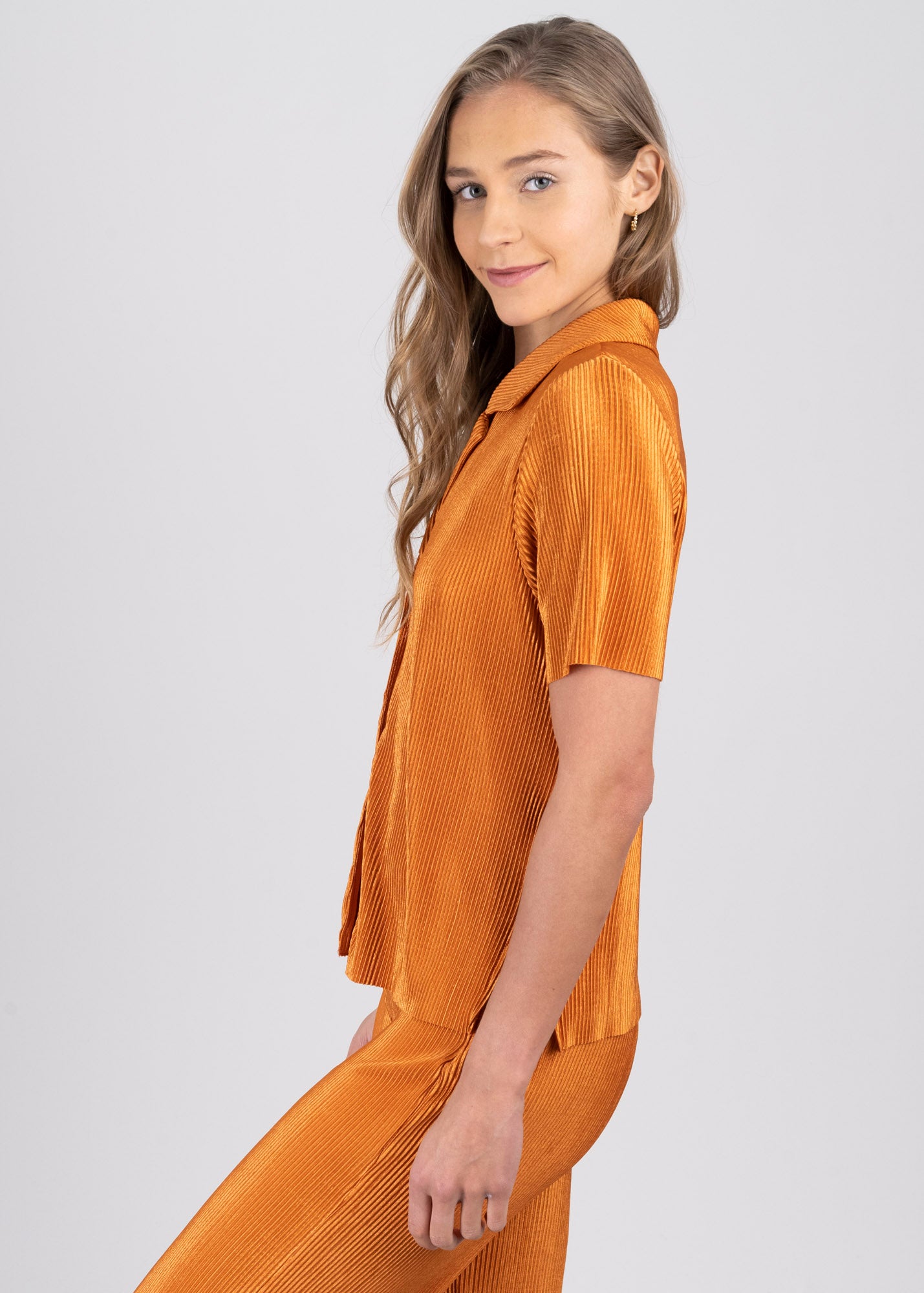 Camisa satín plisada NARANJA