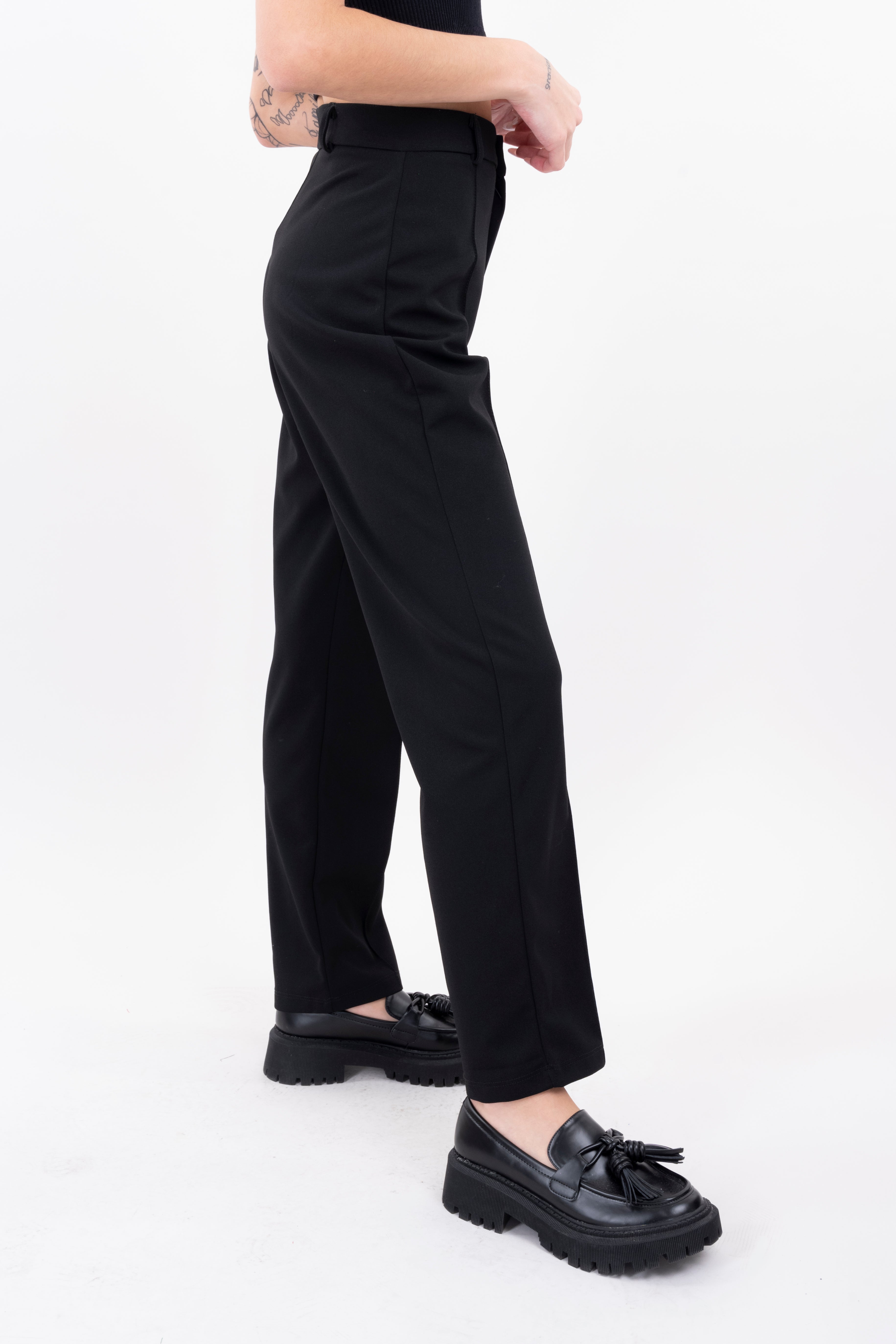 Pantalón Corto Capri NEGRO