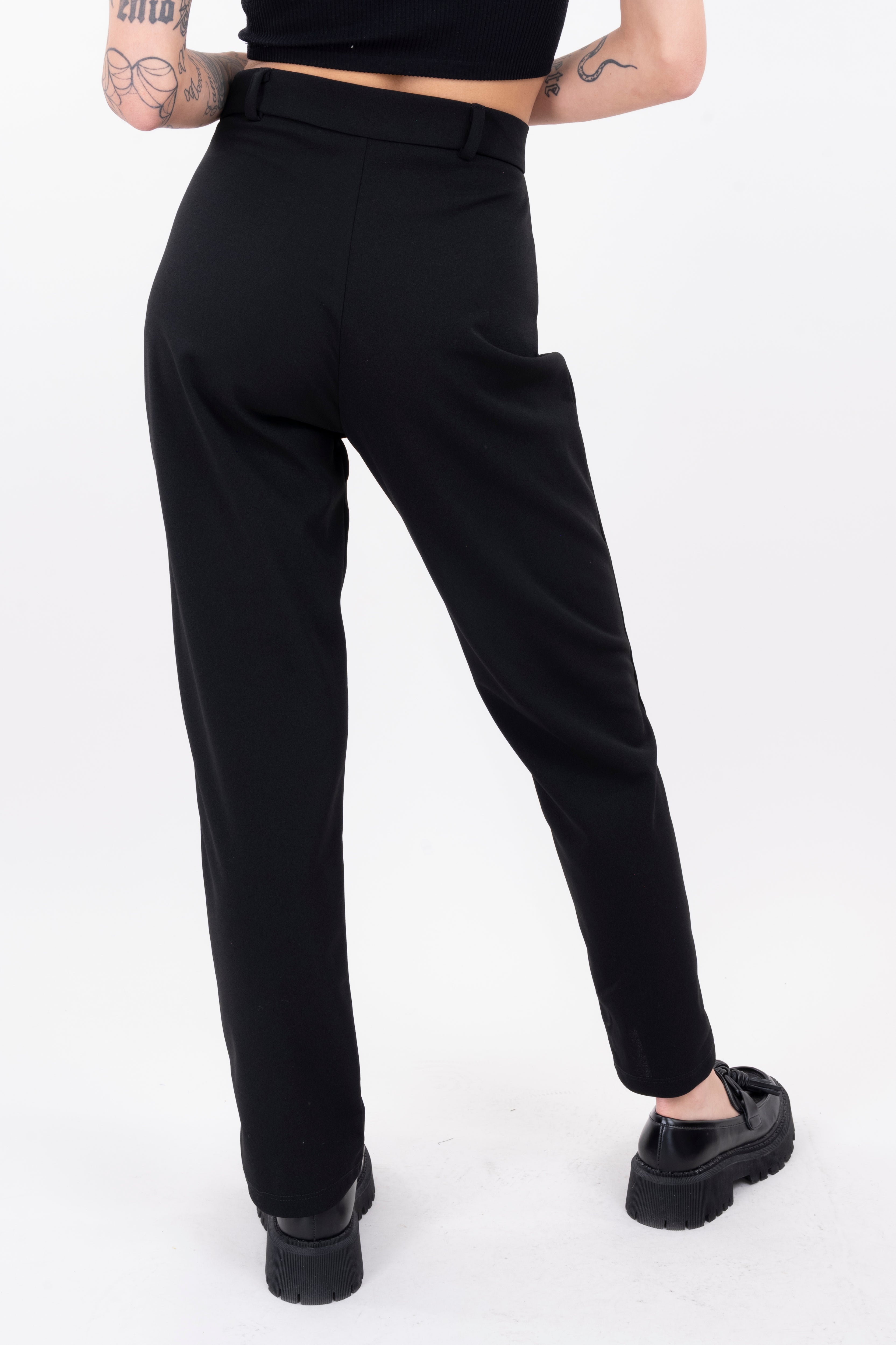 Pantalón Corto Capri NEGRO