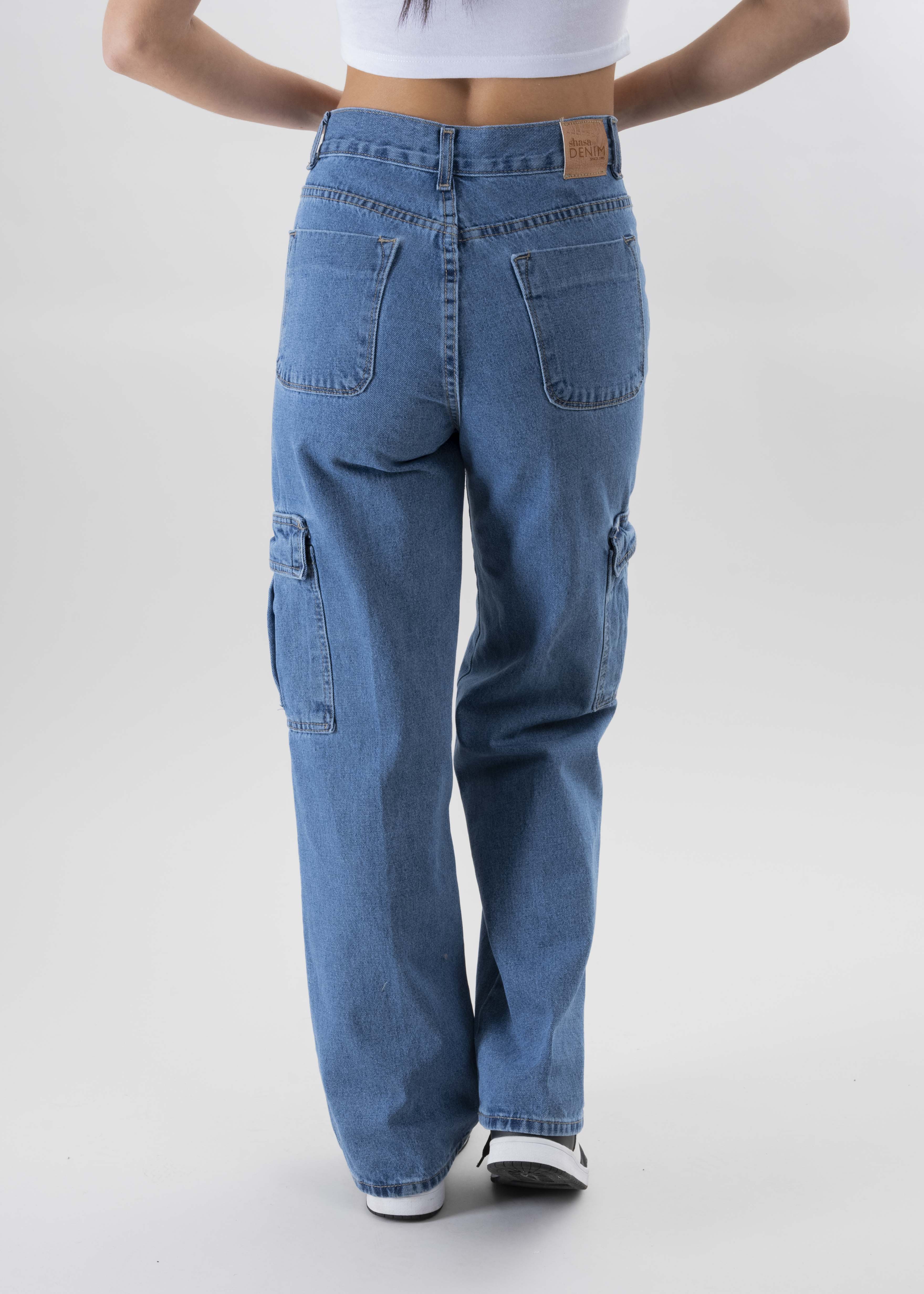 Jeans rectos bolsas cargo MEDIUM WASH
