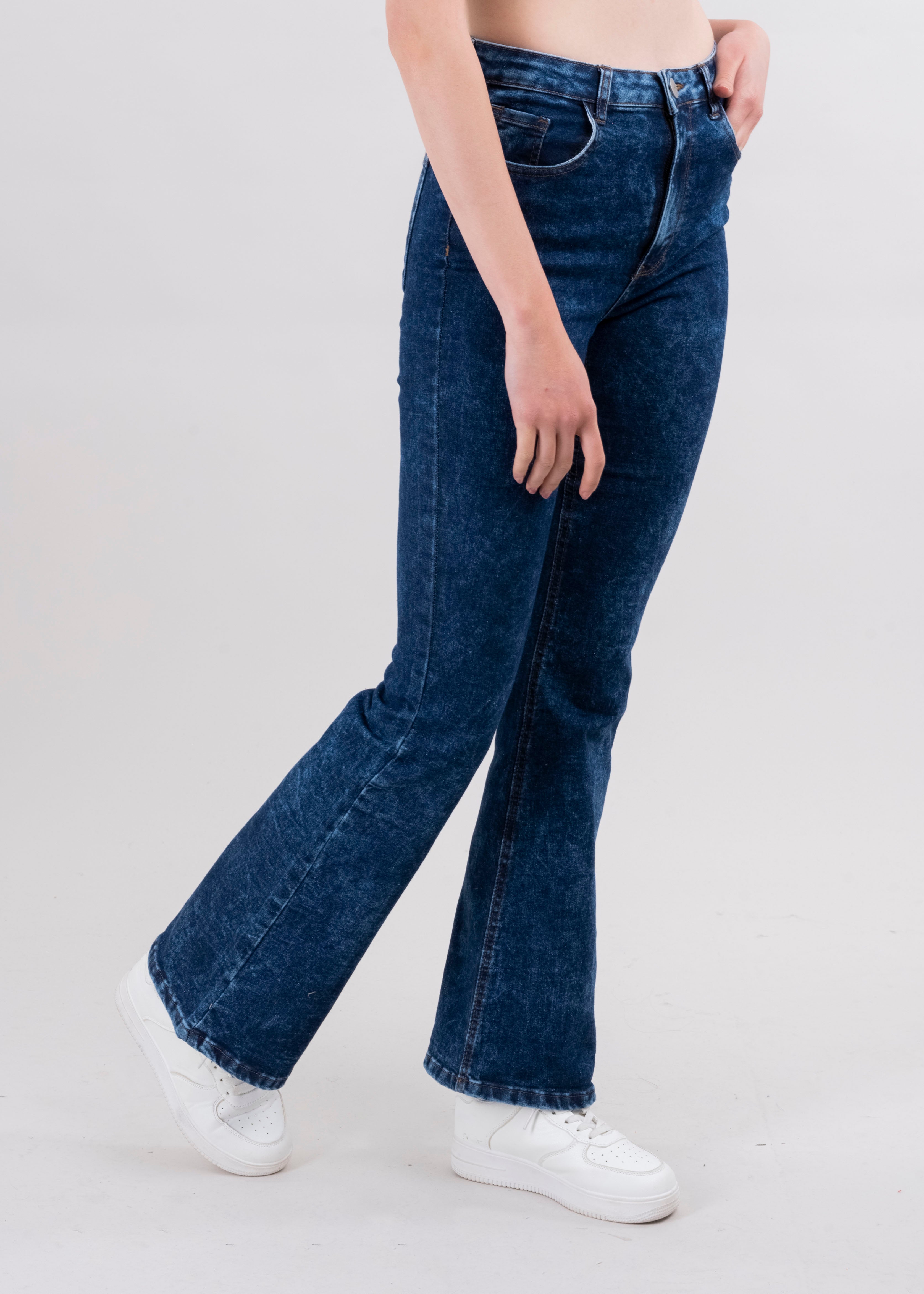 Jeans Flared lisos DARK WASH