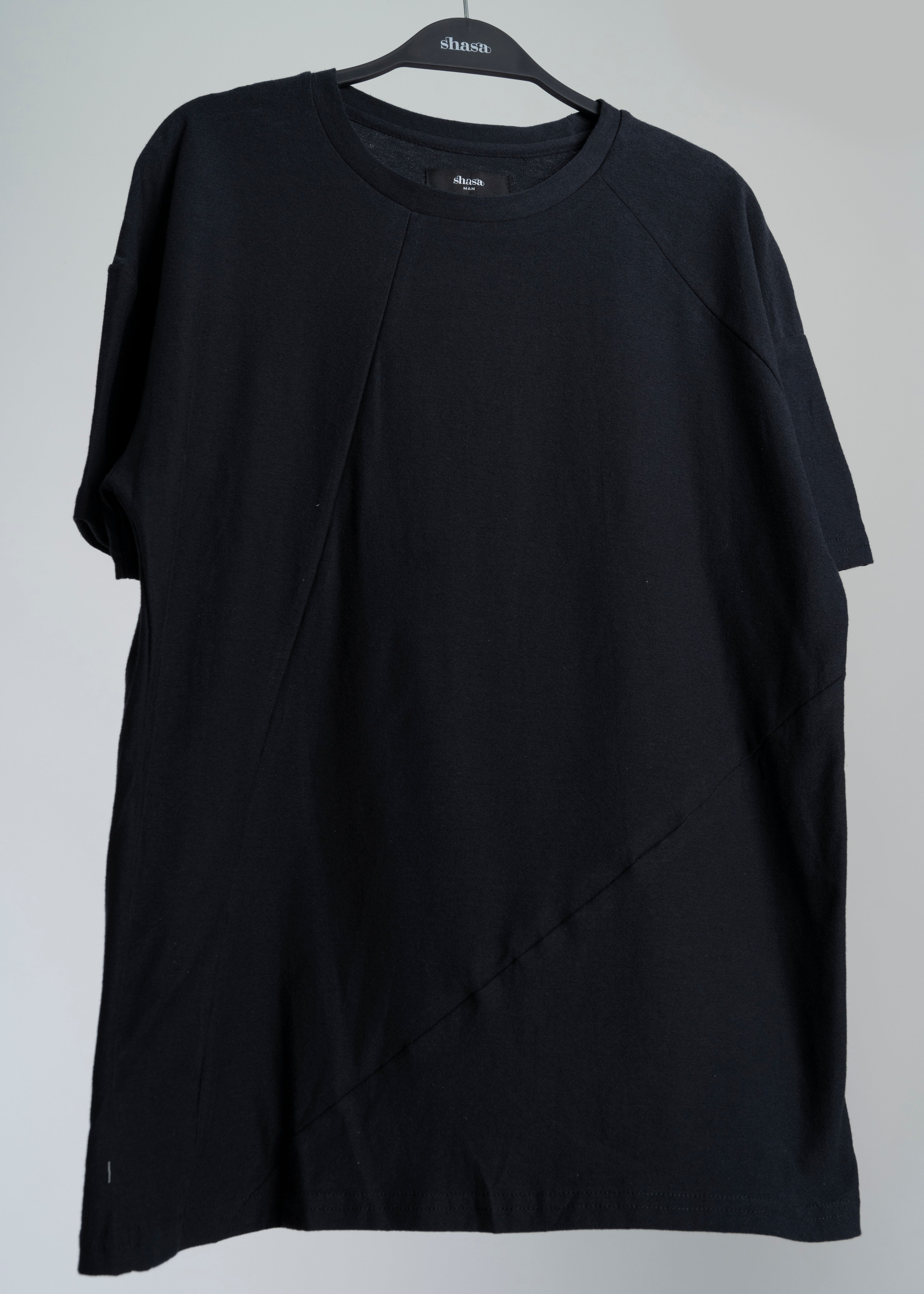 Playera manga corta costuras NEGRO