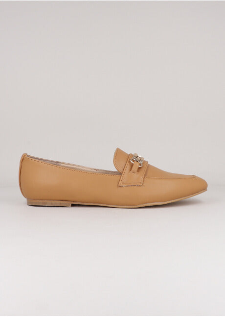 Loafer efecto piel cadena
