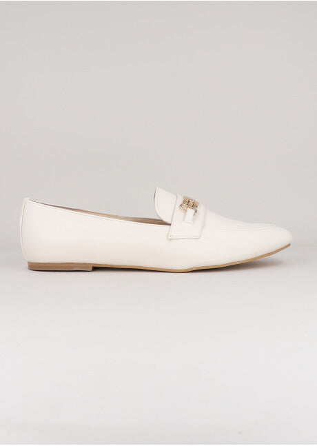 Loafer efecto piel cadena