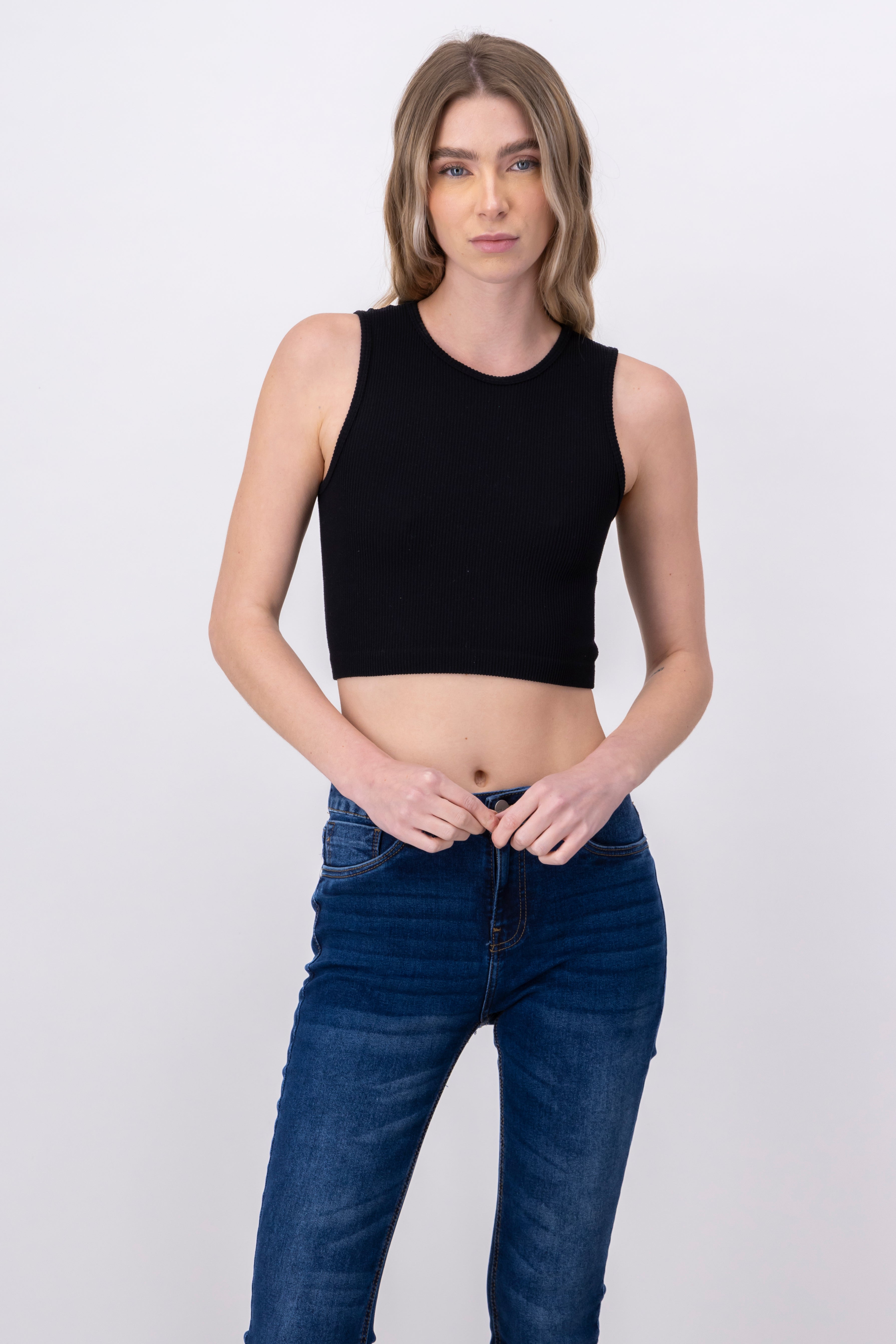 Top crop acanalado cuello redondo NEGRO