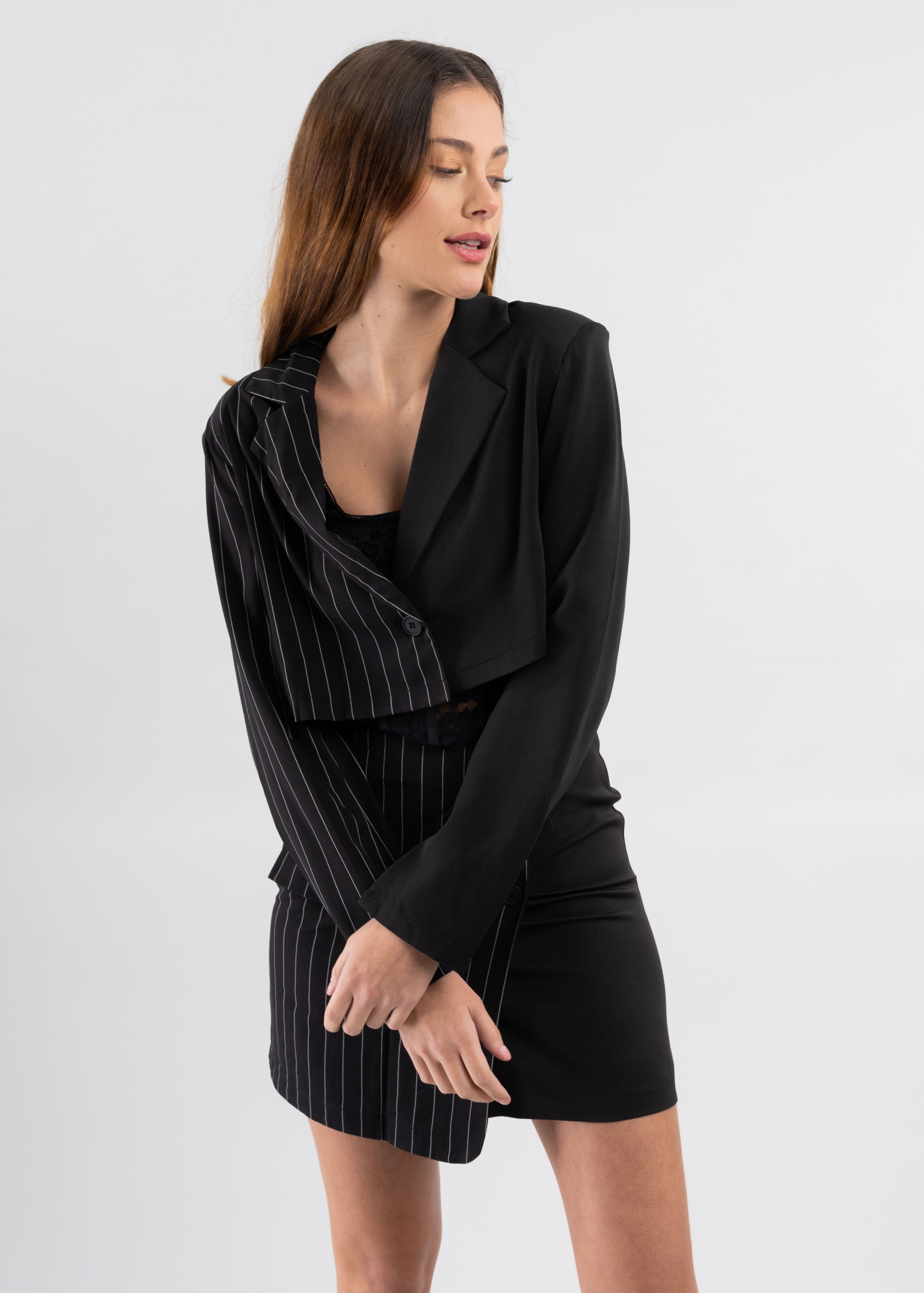 Blazer crop contraste estampado rayas NEGRO COMBO