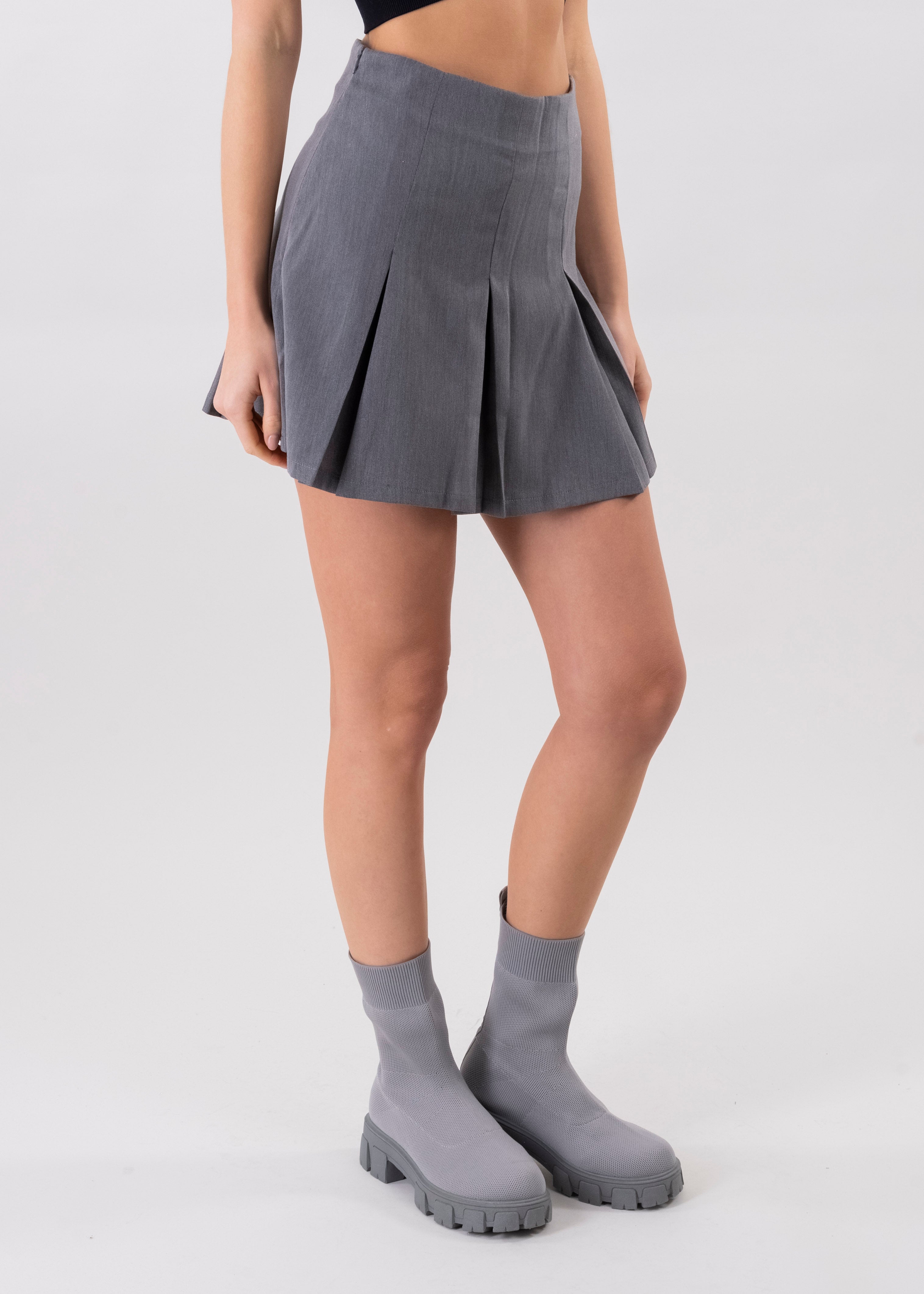 Falda mini tableada lisa GRIS