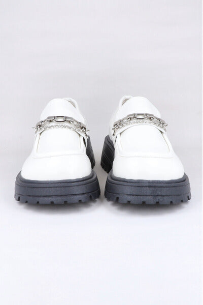 Loafer Efecto Piel Cadena Delantera HUESO