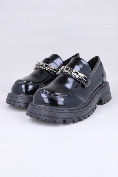 Loafer Efecto Piel Cadena Delantera NEGRO
