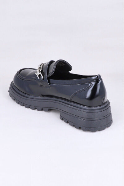 Loafer Efecto Piel Cadena Delantera NEGRO