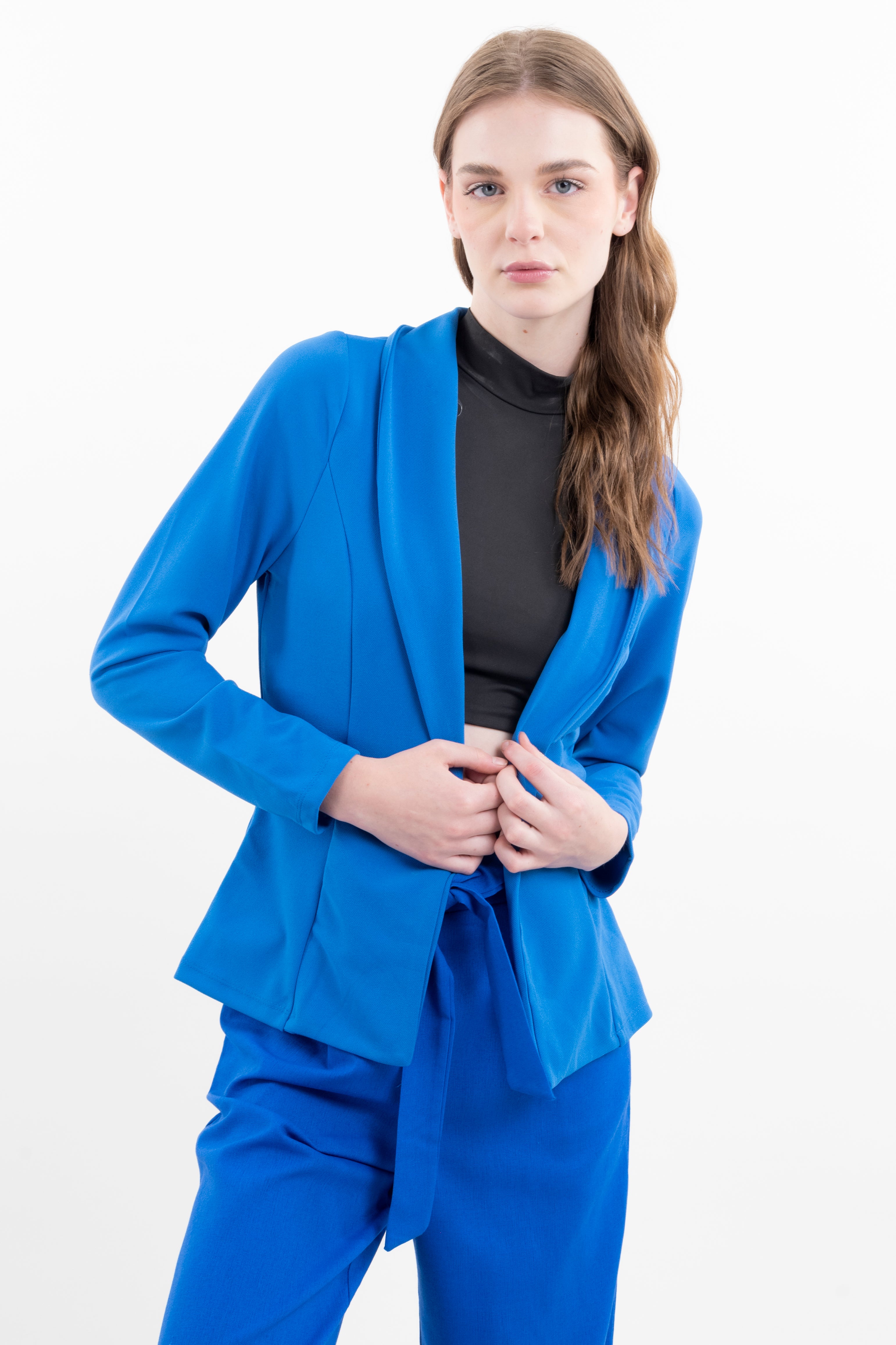 Saco liso cuello solapa AZUL BRILLANTE