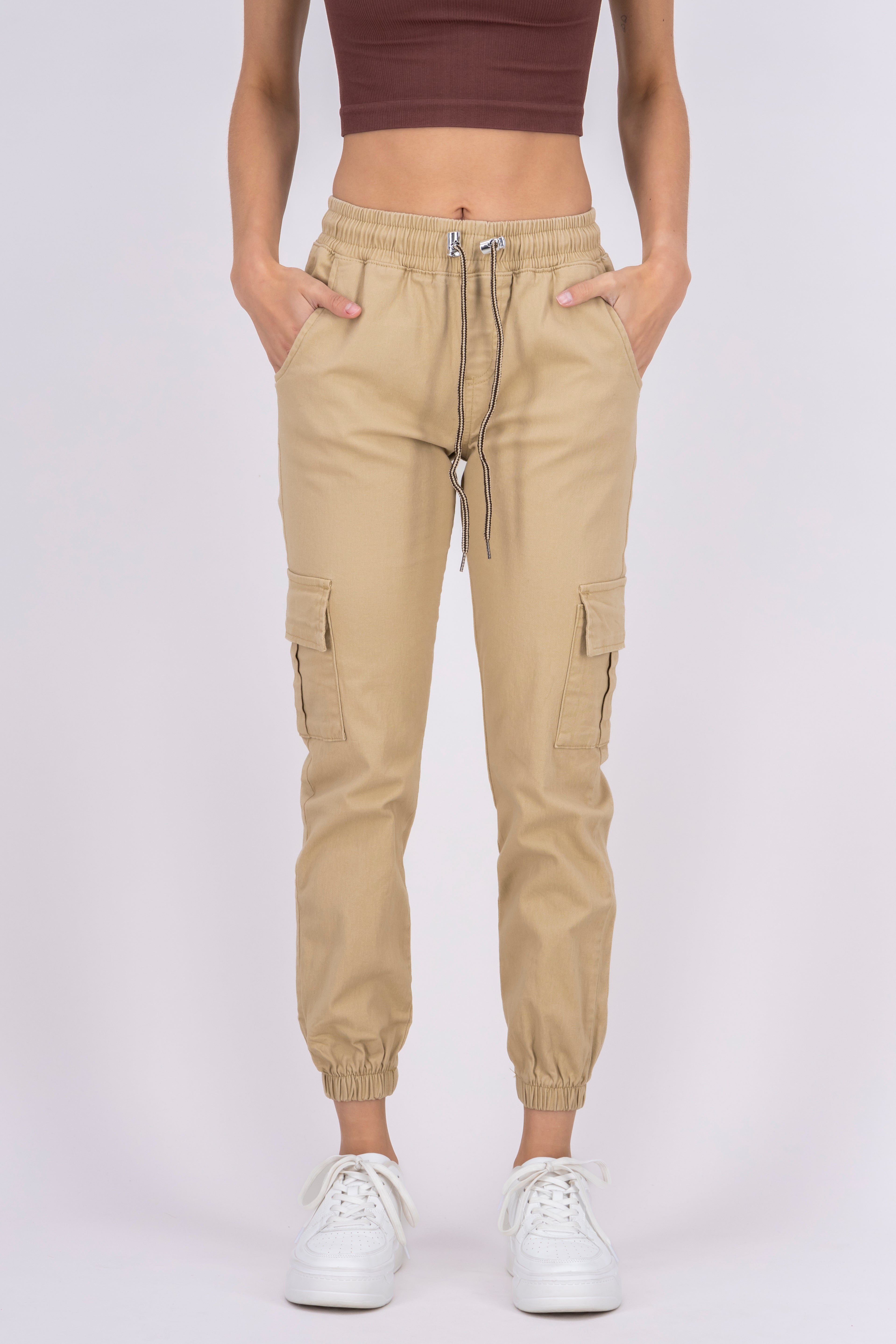 Jeans cargo con resorte y jareta KHAKI