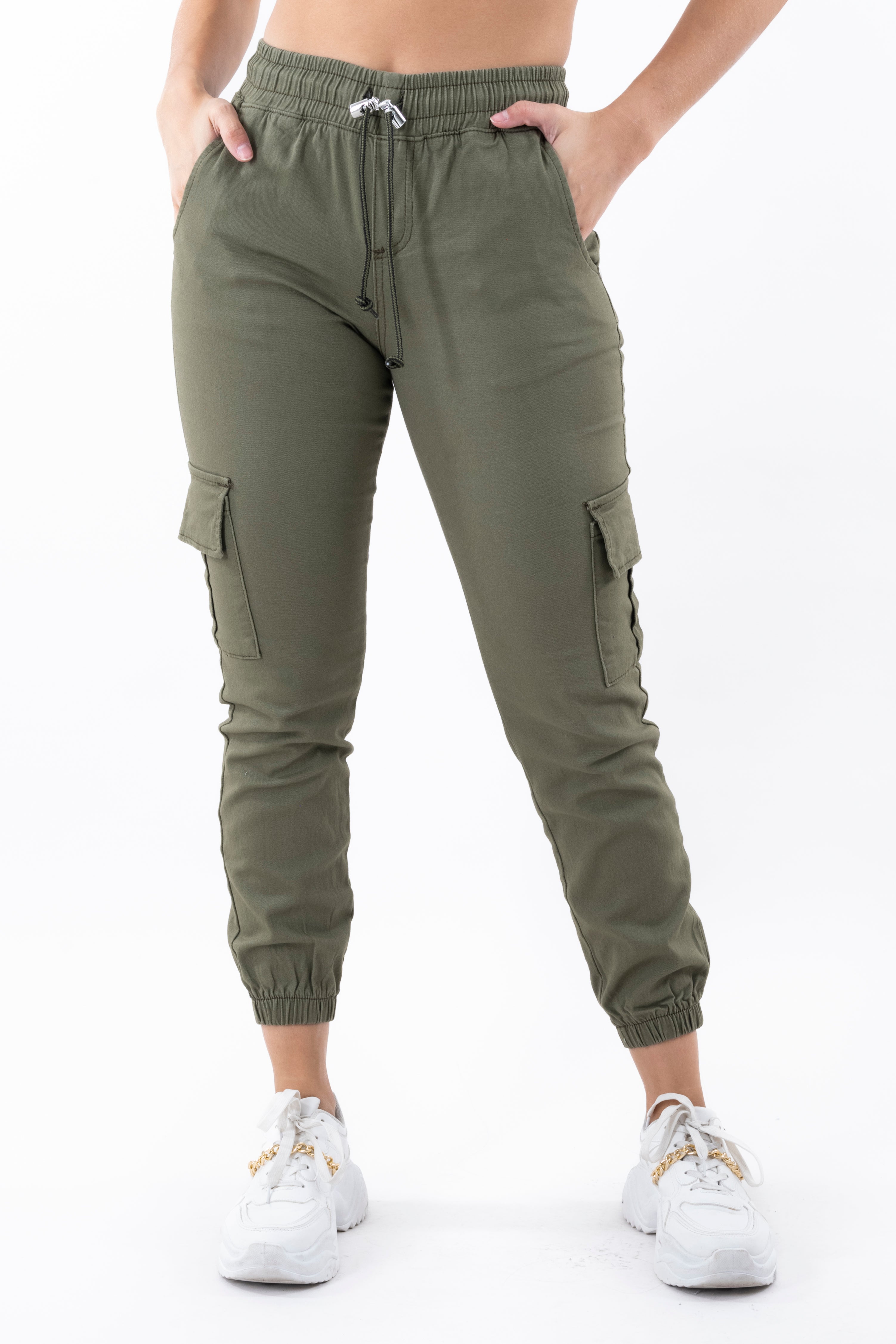 Jeans cargo con resorte y jareta OLIVO