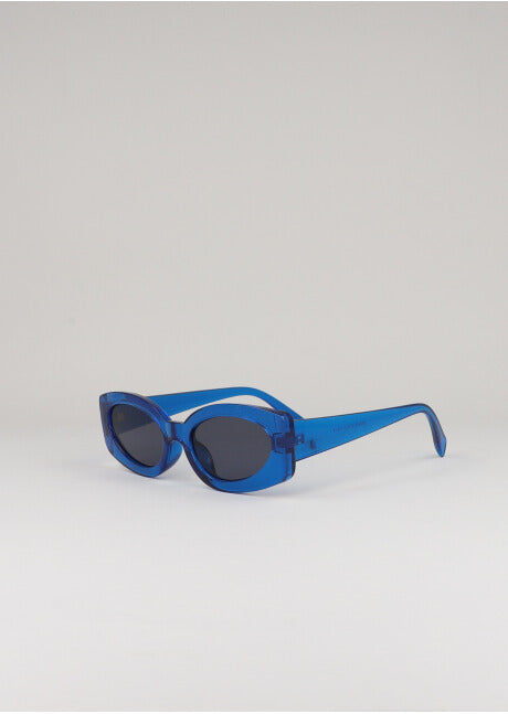 Lentes ovalados armazón grueso