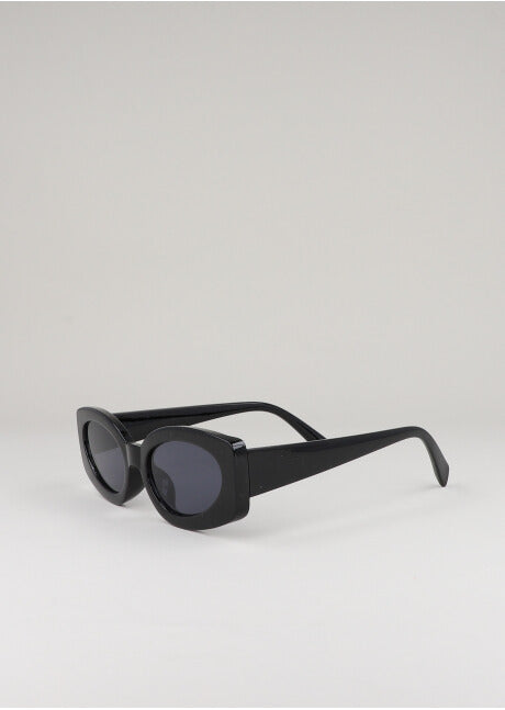 Lentes ovalados armazón grueso