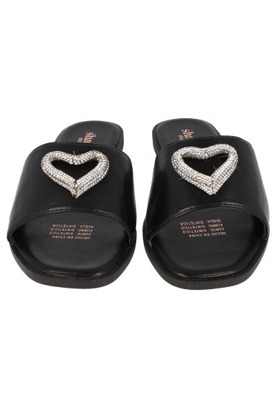 Sandalias pala broche corazón NEGRO