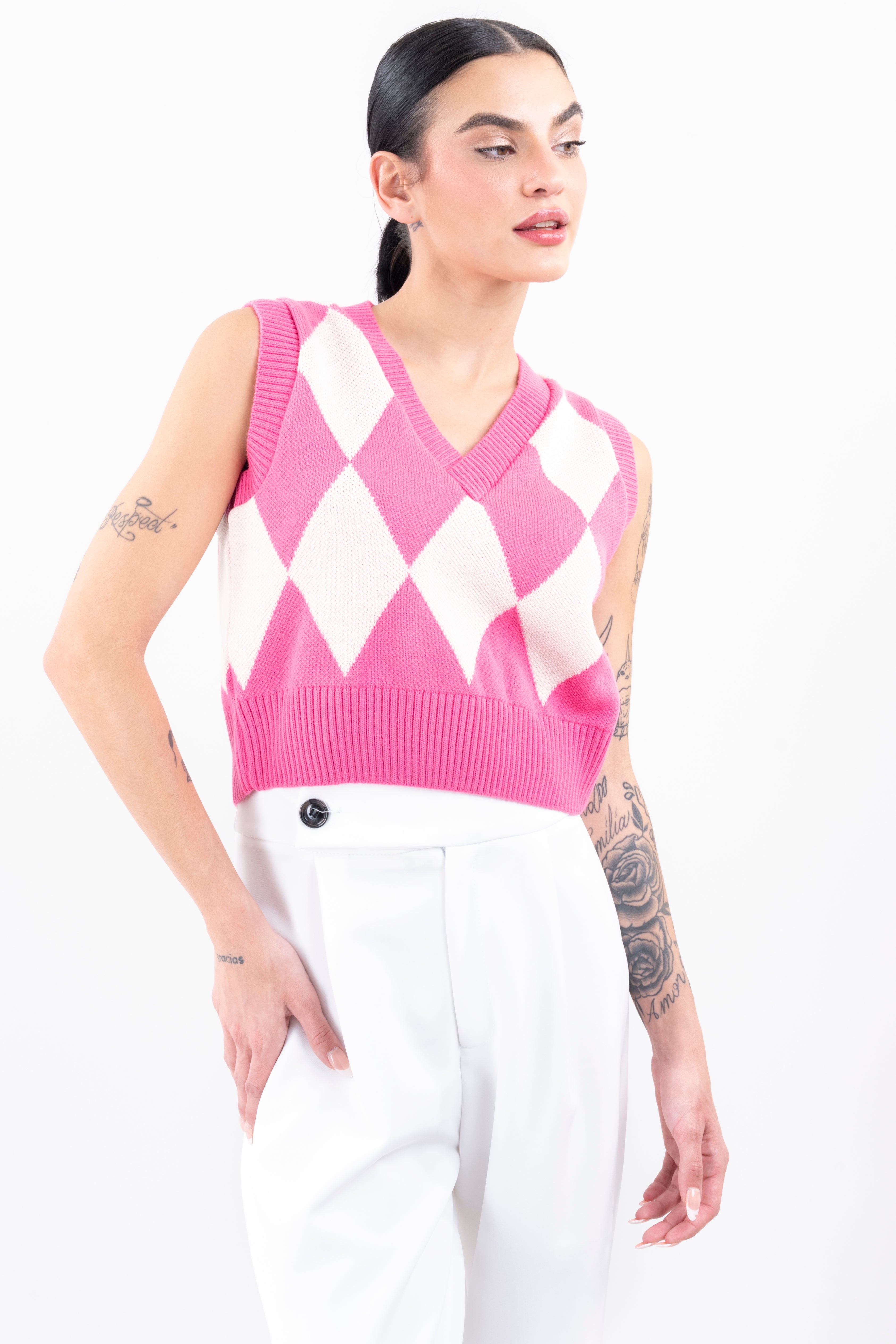 Chaleco corto tejido rombos ROSA COMBO
