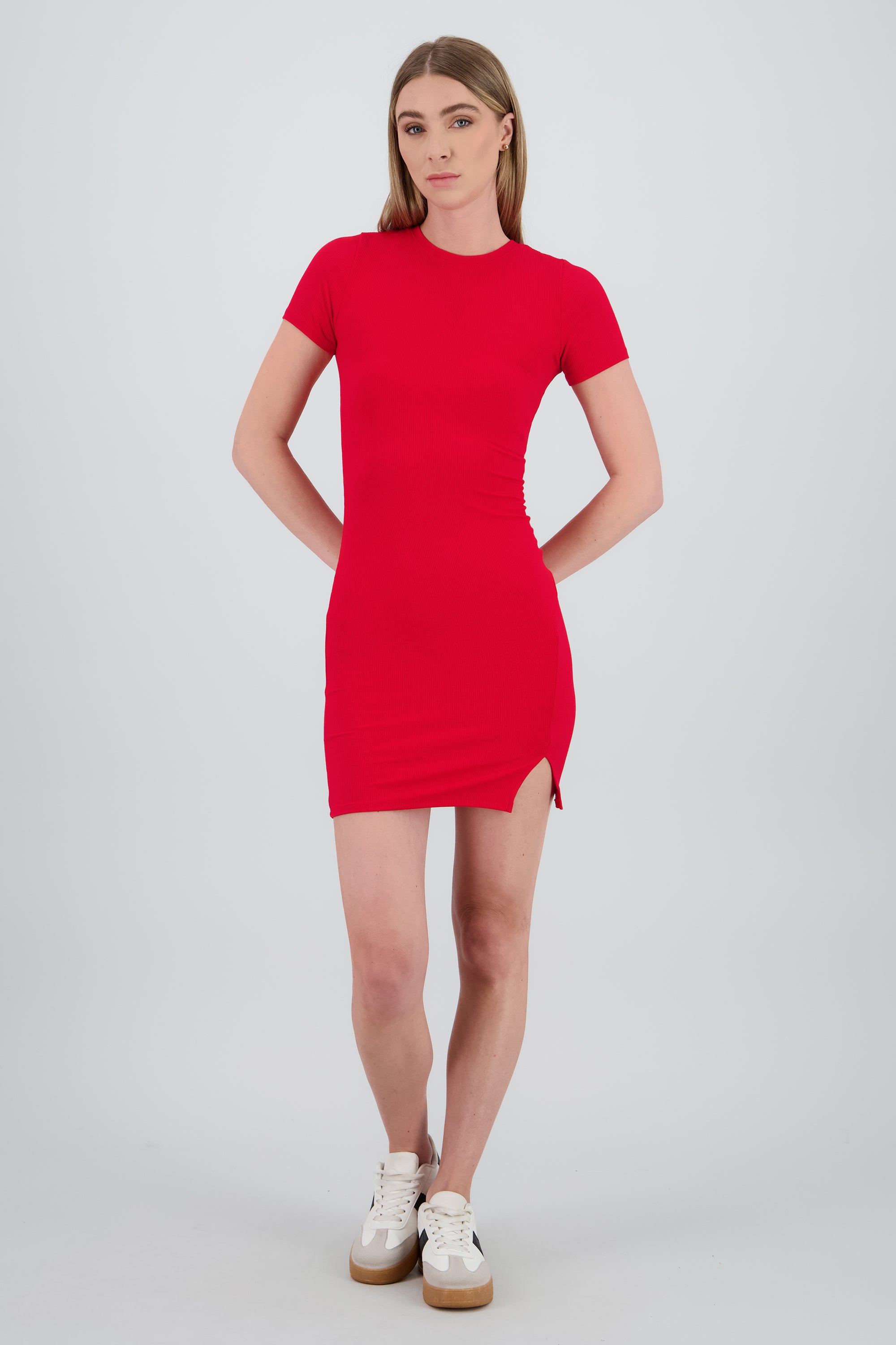 Vestido mini manga corta abertura