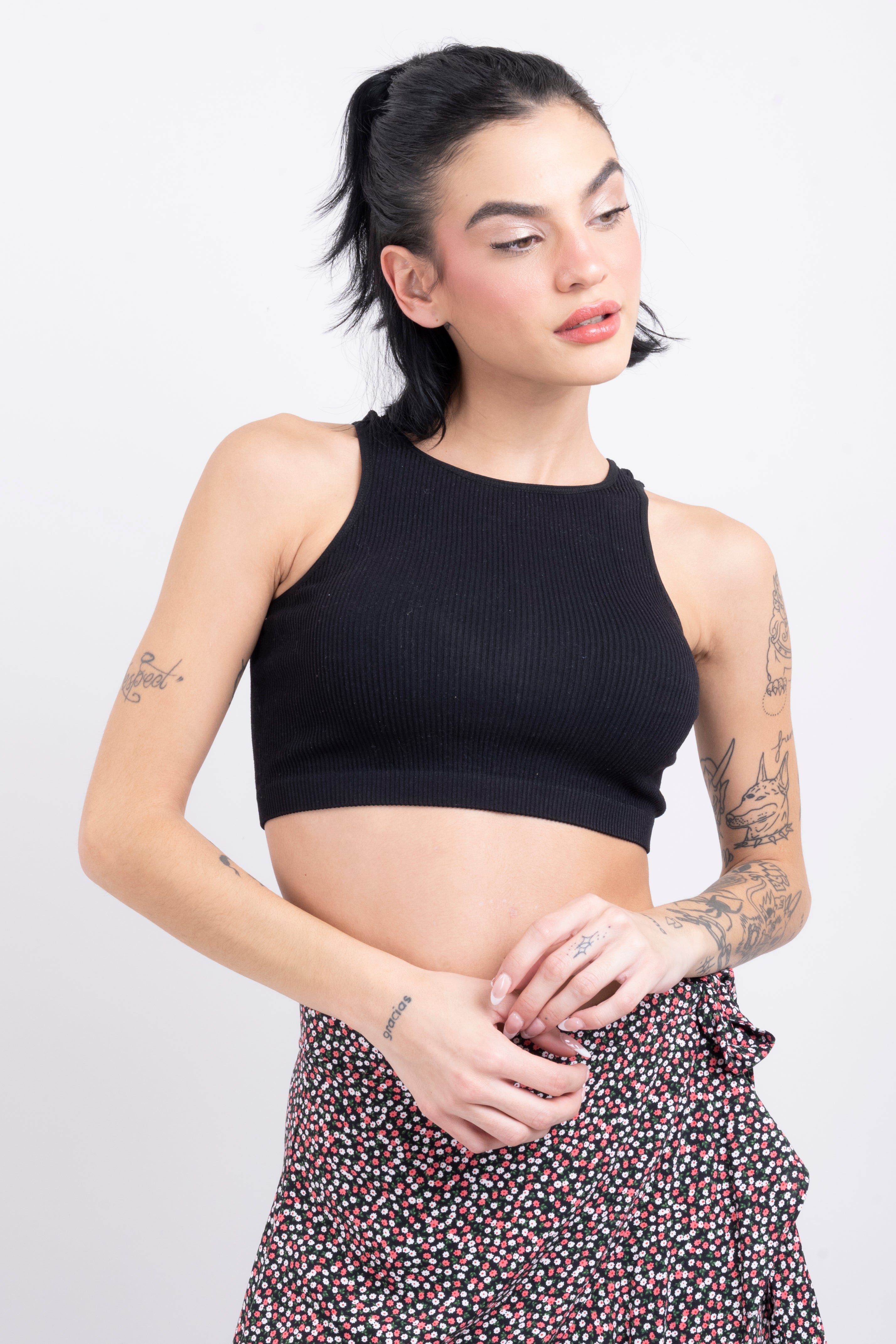 Top tank acanalado NEGRO