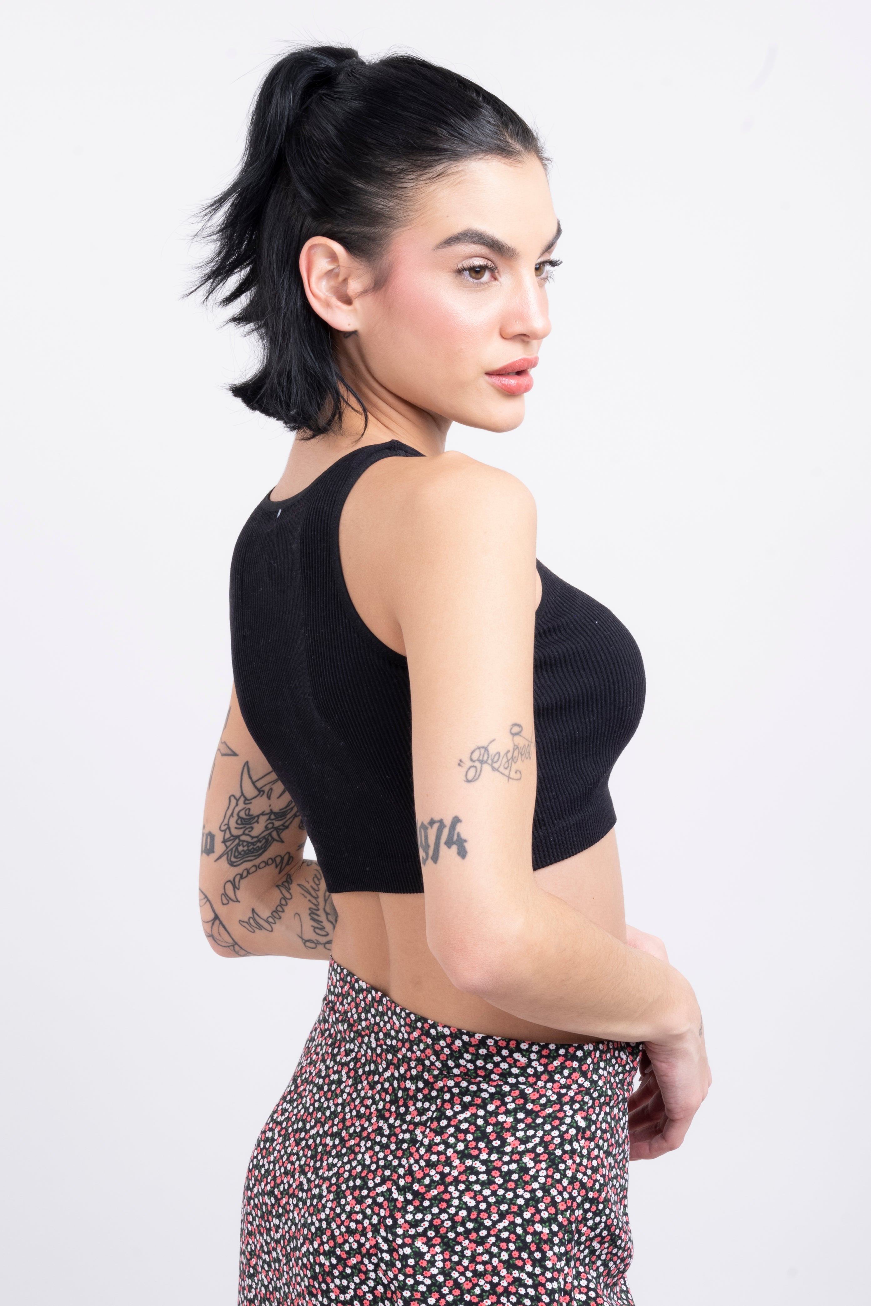 Top tank acanalado NEGRO