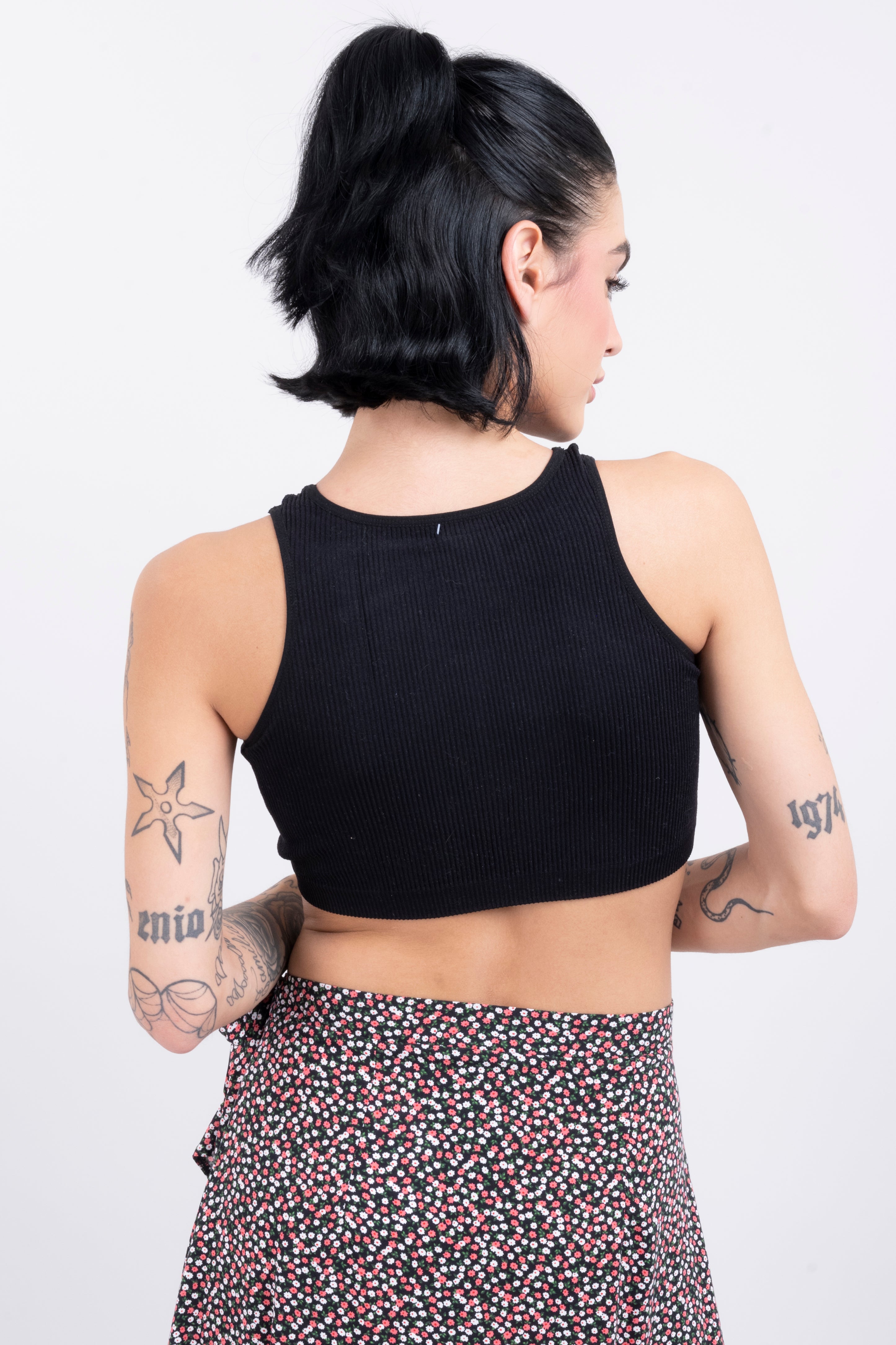 Top tank acanalado NEGRO