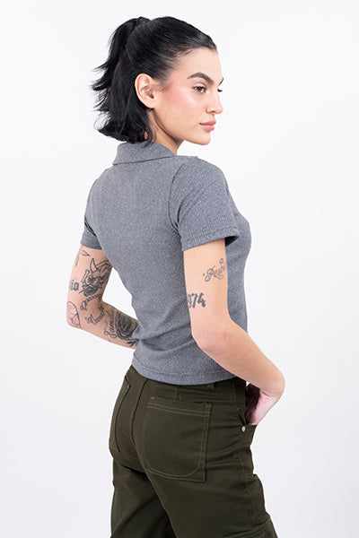Top cuello polo acanalado GRIS