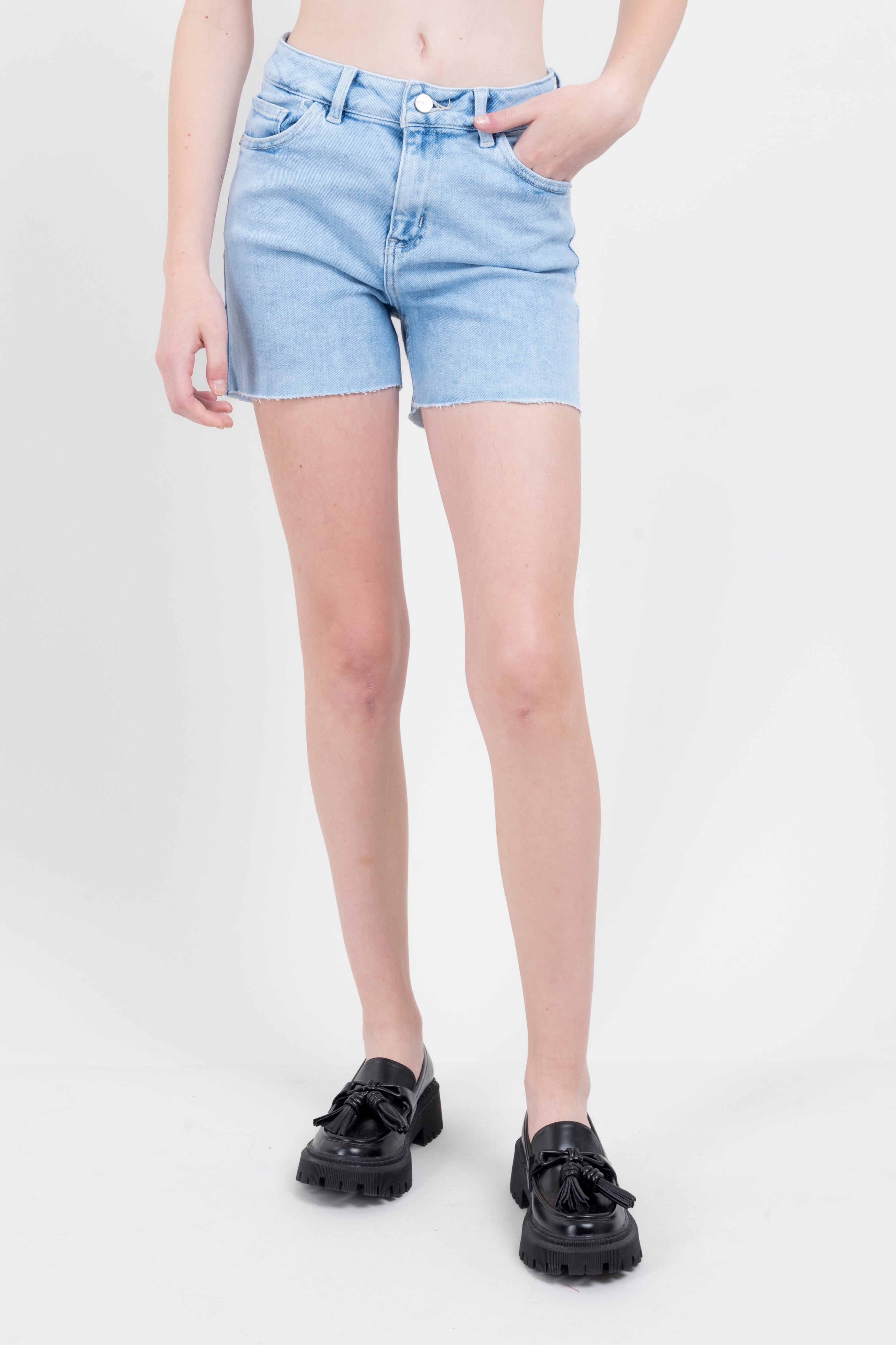 Short denim flecos bajo LIGHT WASH