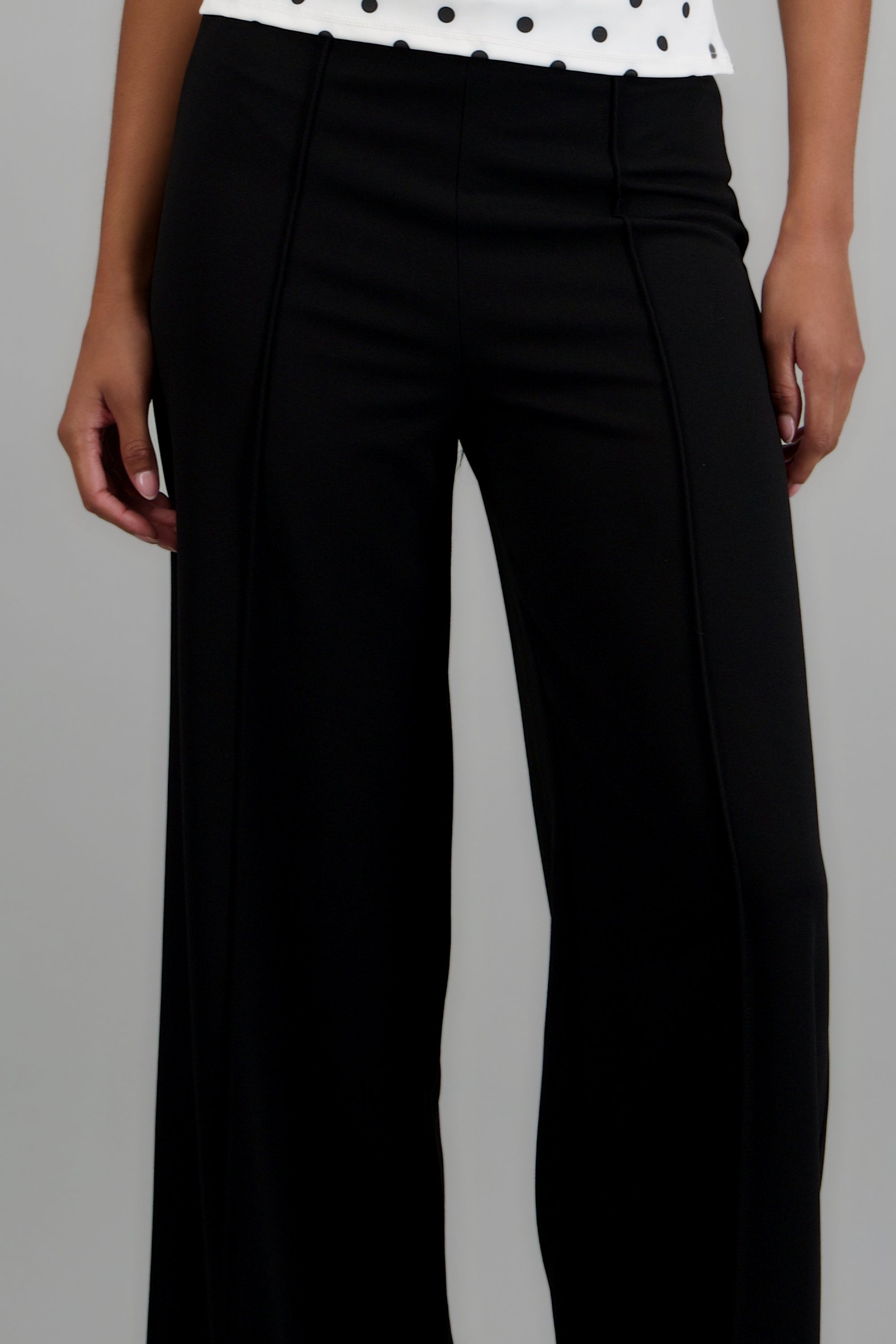 Pantalón Amplio Costura Frontal NEGRO