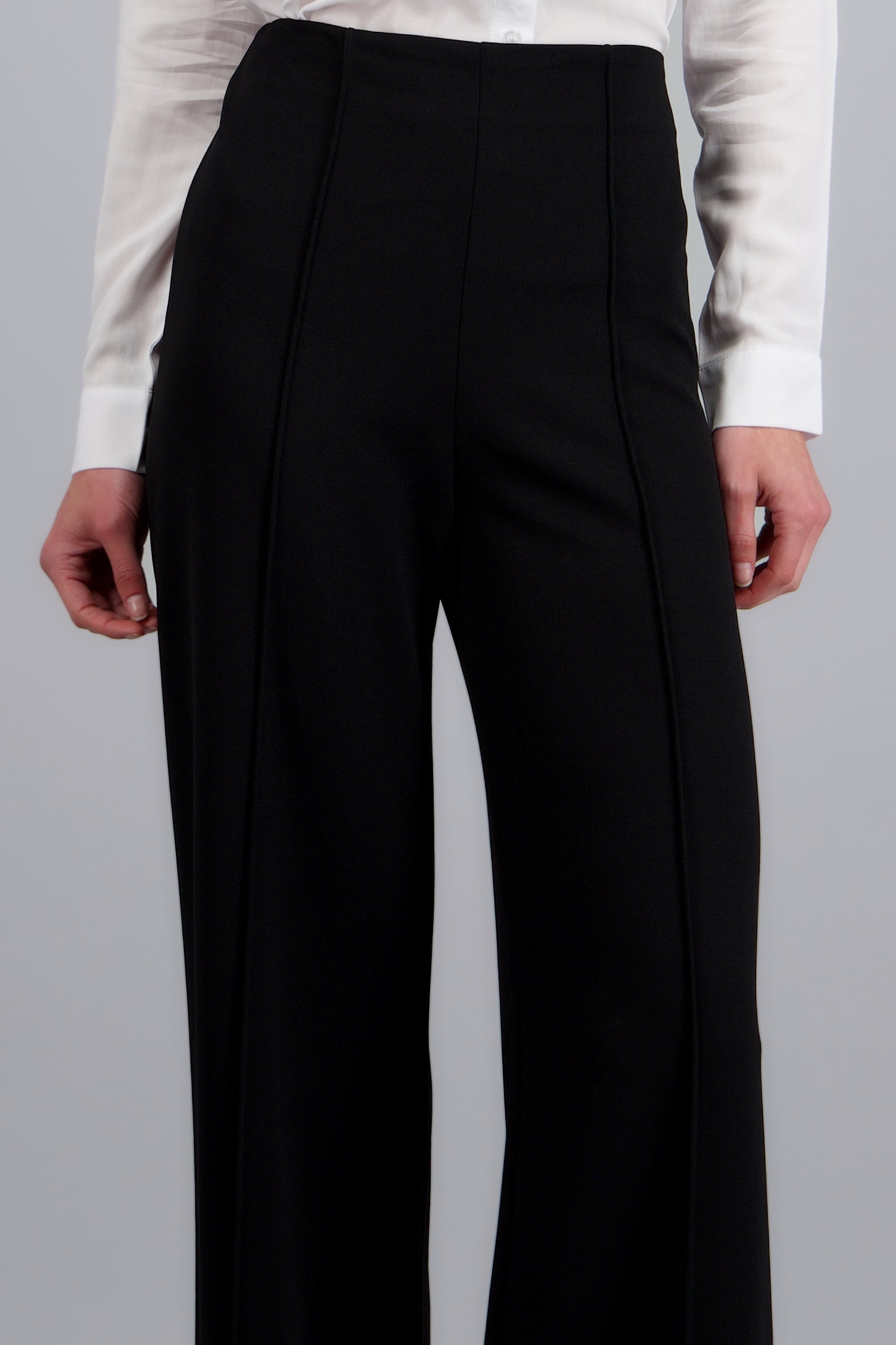 Pantalón Amplio Costura Frontal NEGRO