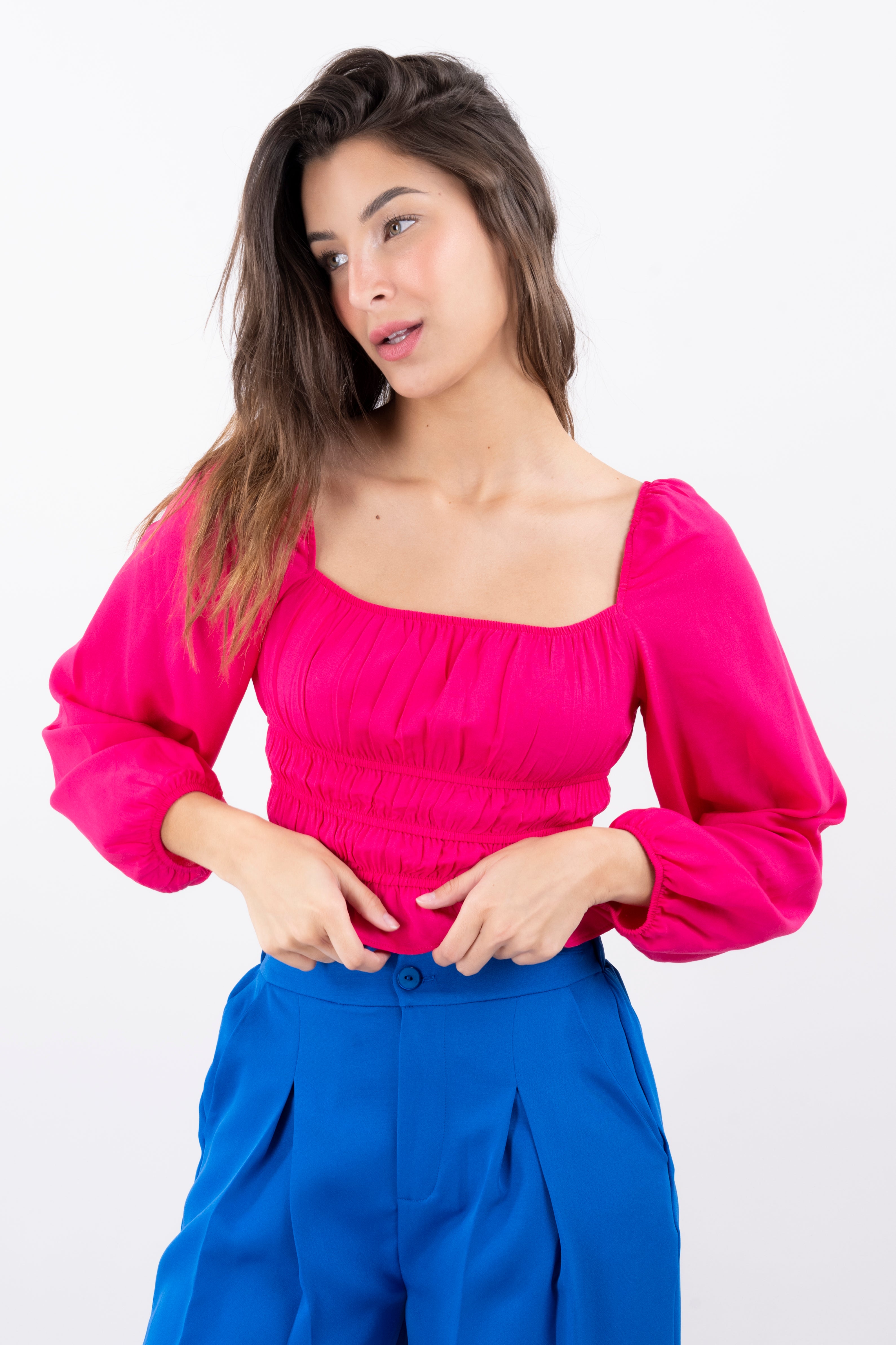 Top fruncido manga larga abullonada ROSA BRILLANTE