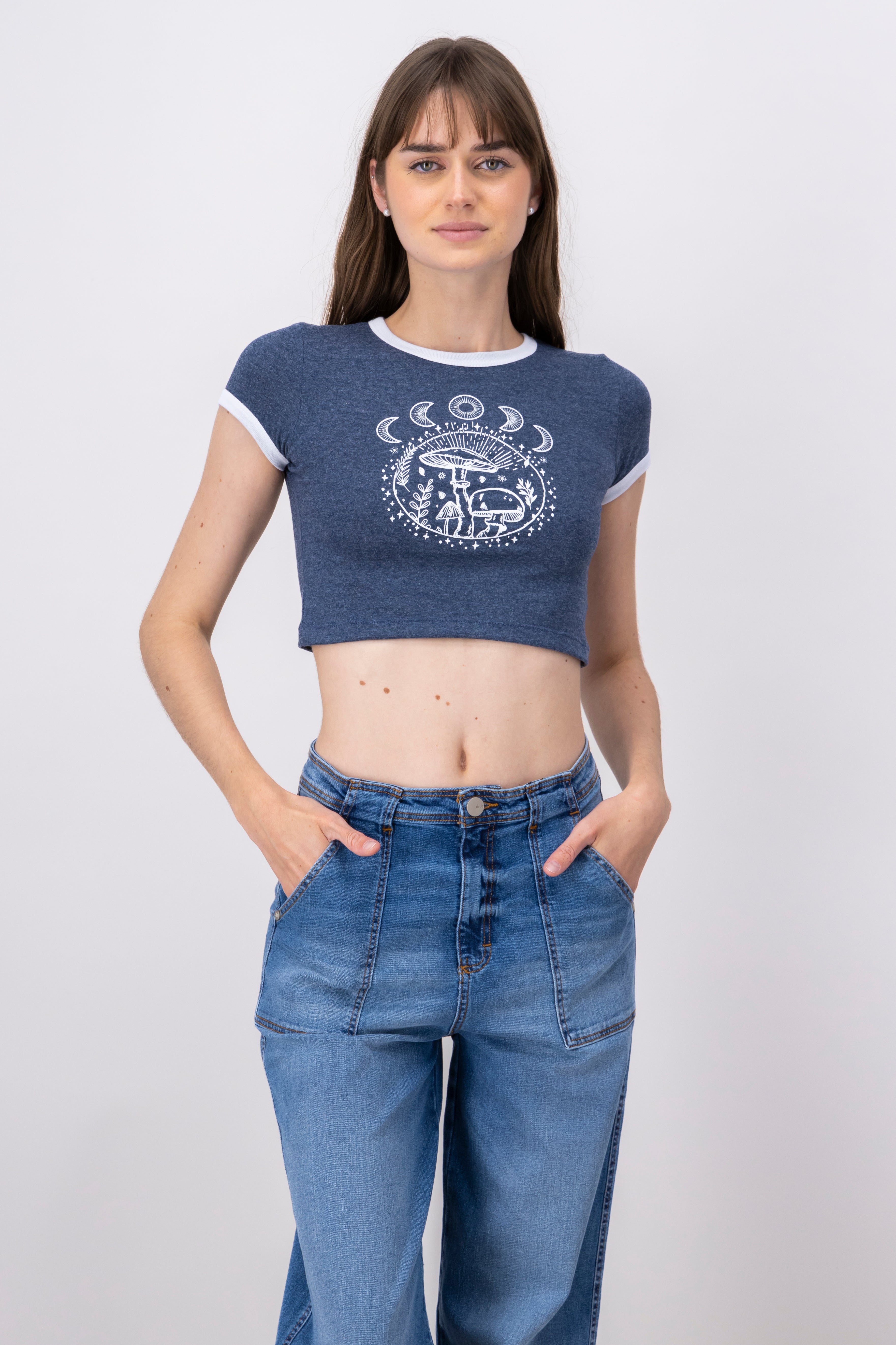 Playera Crop Hongos Lunas INDIGO